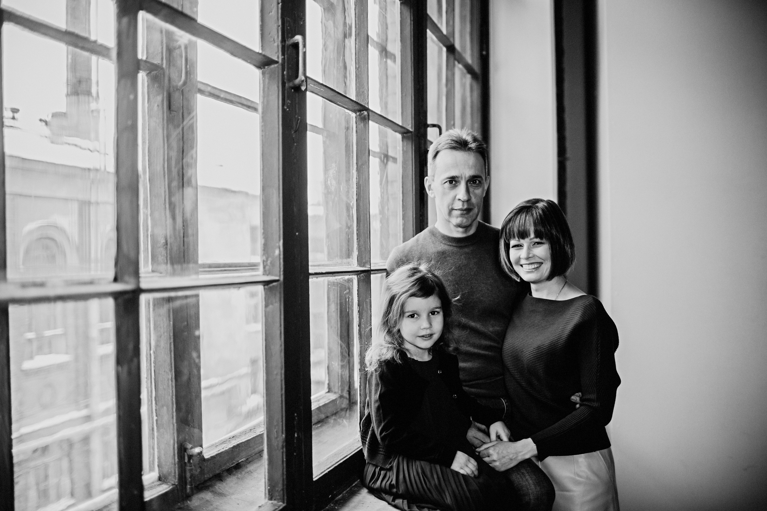 Фотосессия кудрявой девочки с родителями. Детский, свадебный и семейный фотограф Юлия Курбатова, Санкт-Петербург