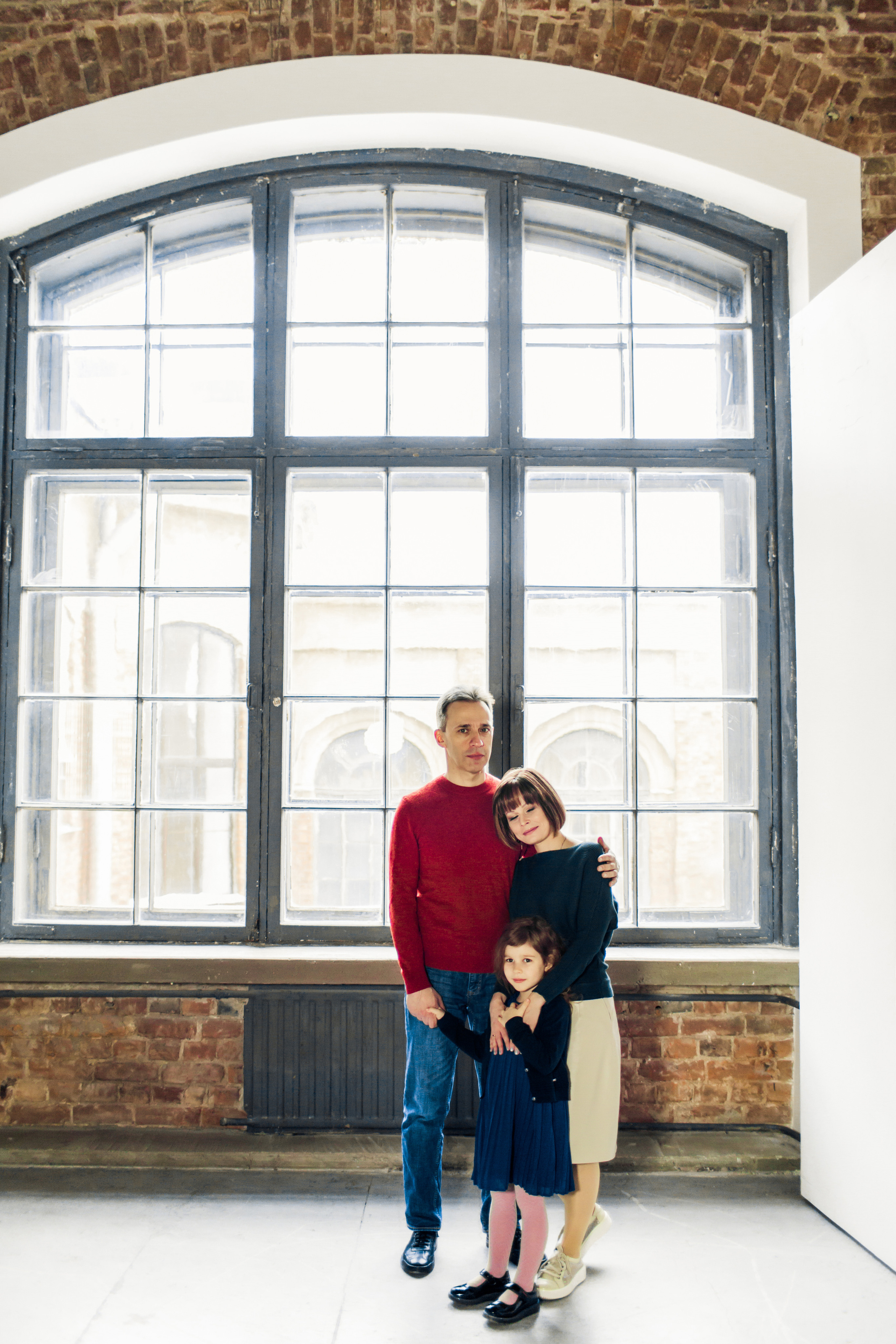 Фотосессия кудрявой девочки с родителями. Детский, свадебный и семейный фотограф Юлия Курбатова, Санкт-Петербург