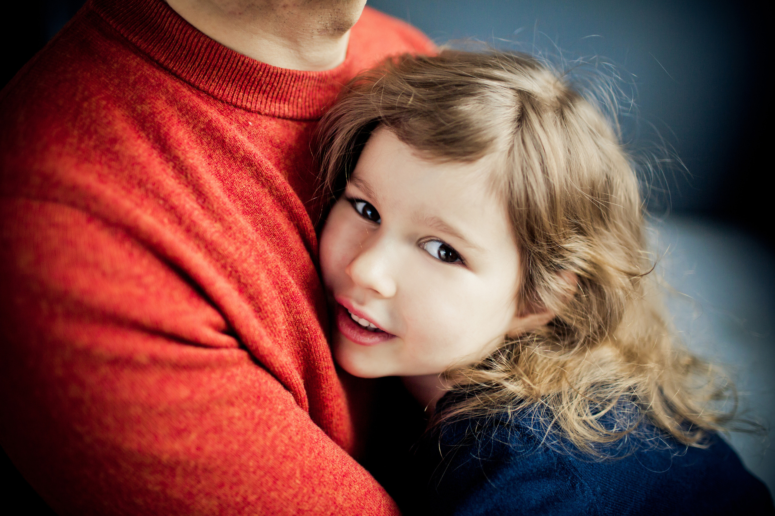 Фотосессия кудрявой девочки с родителями. Детский, свадебный и семейный фотограф Юлия Курбатова, Санкт-Петербург