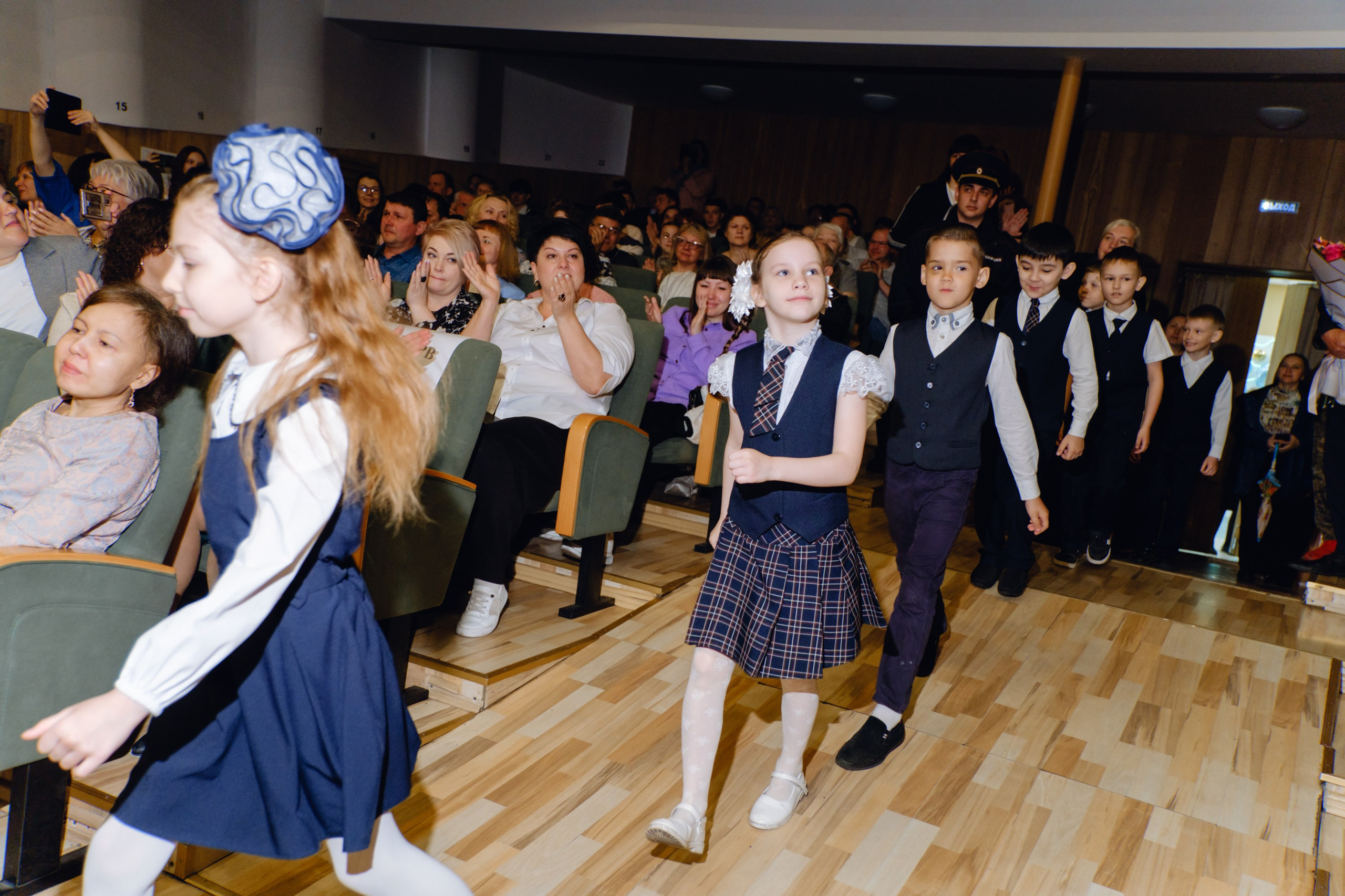 Последний звонок 11 класс. Фотограф Софья Володкина