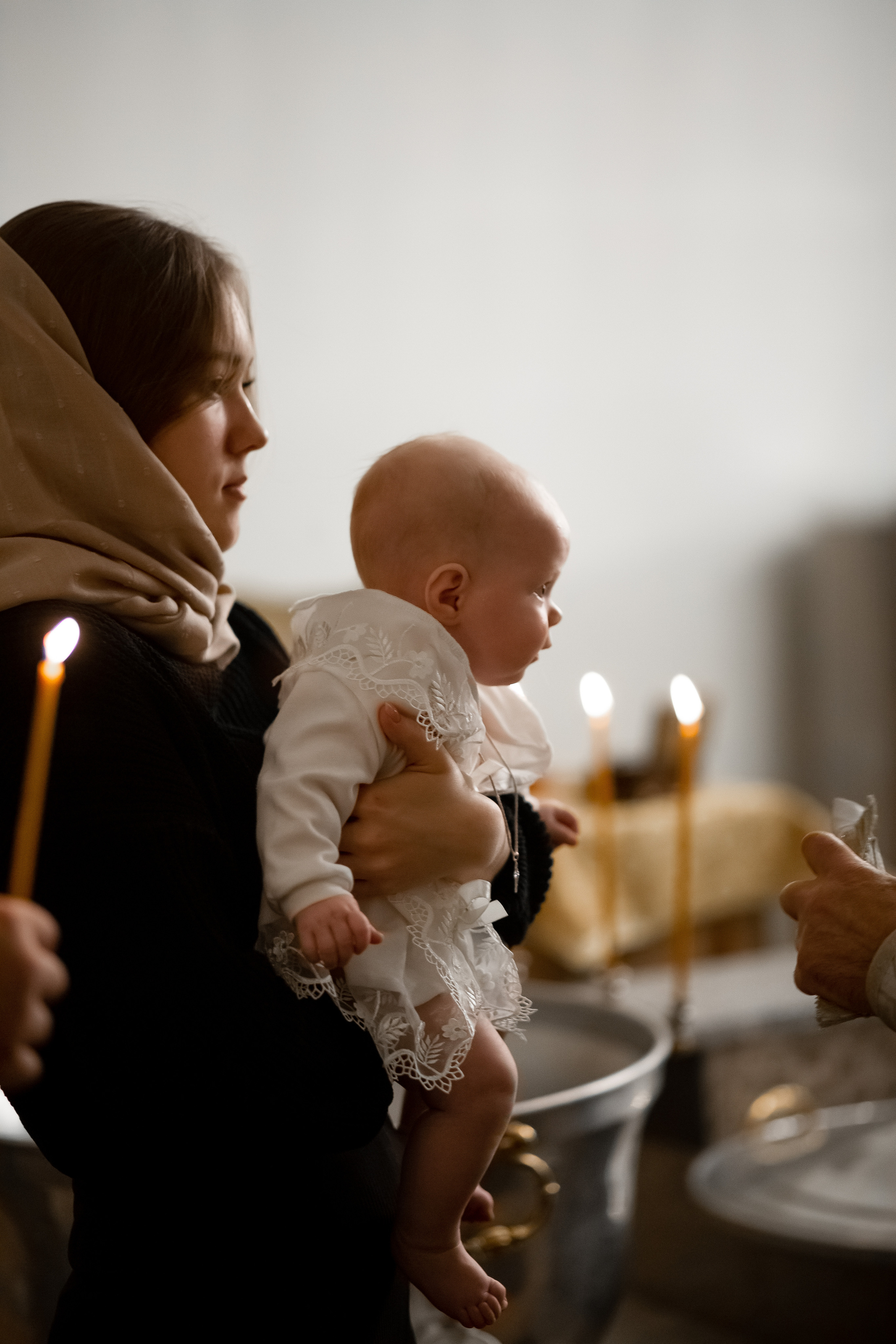 Таинство крещения в храме г. Звенигрод. Фотограф Олеся Бакалина