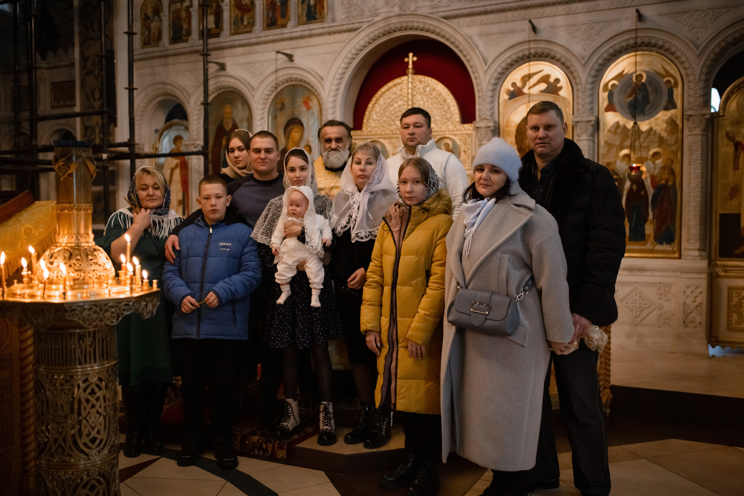 Таинство крещения в храме г. Звенигрод. Фотограф Олеся Бакалина