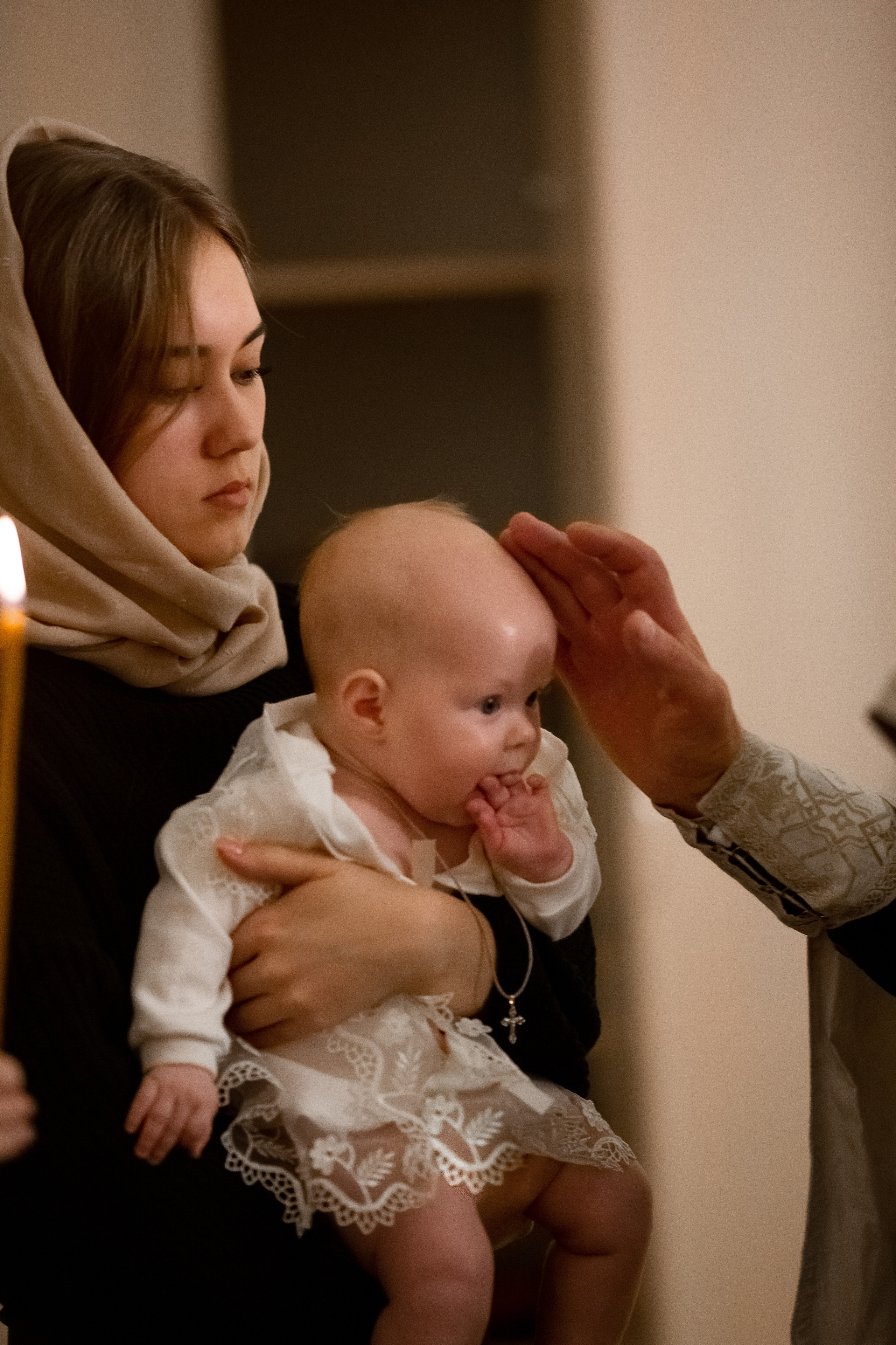 Таинство крещения в храме г. Звенигрод. Фотограф Олеся Бакалина