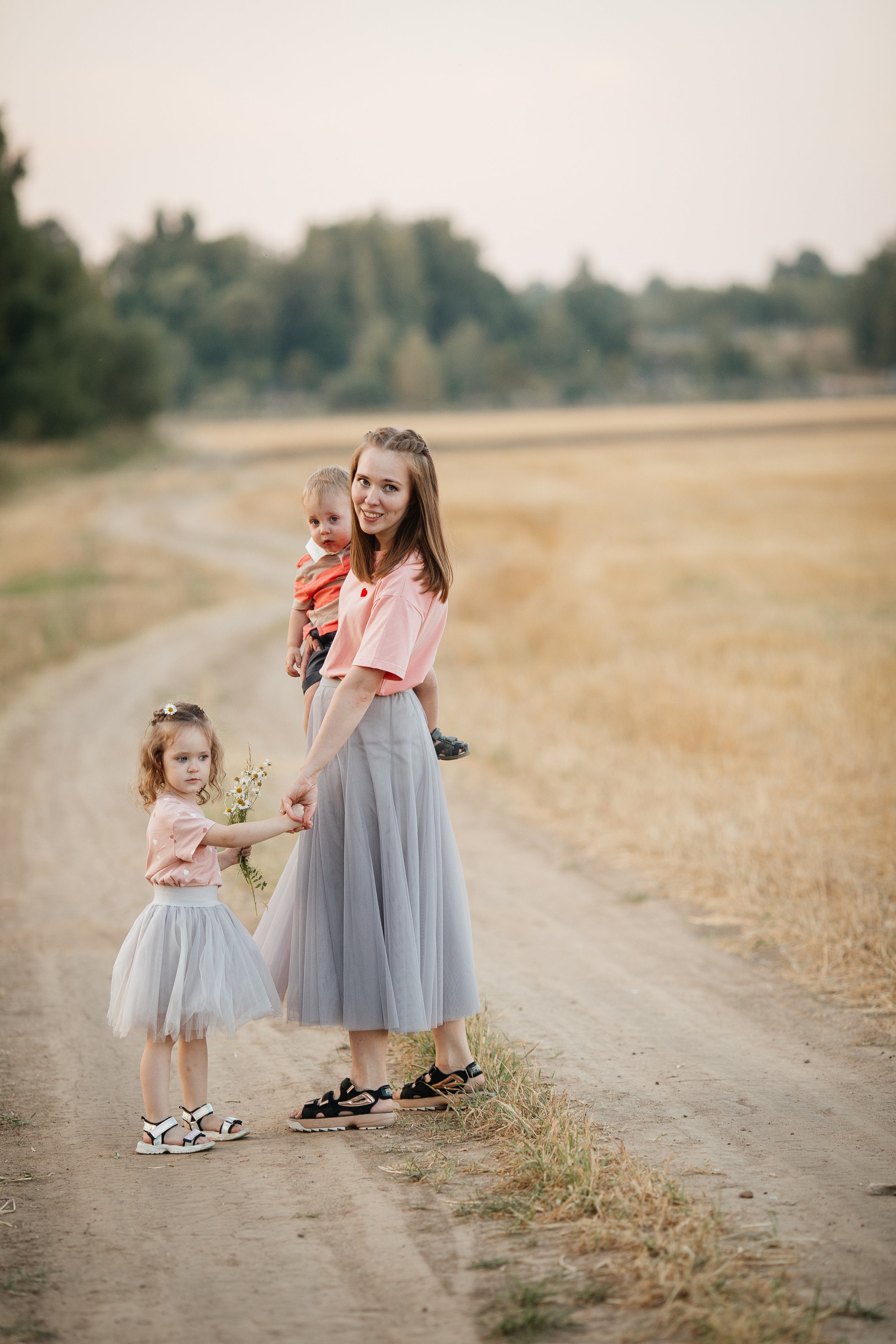 «Стандарт» Алеся, Полина, Дёма. Фотограф Олеся Бакалина