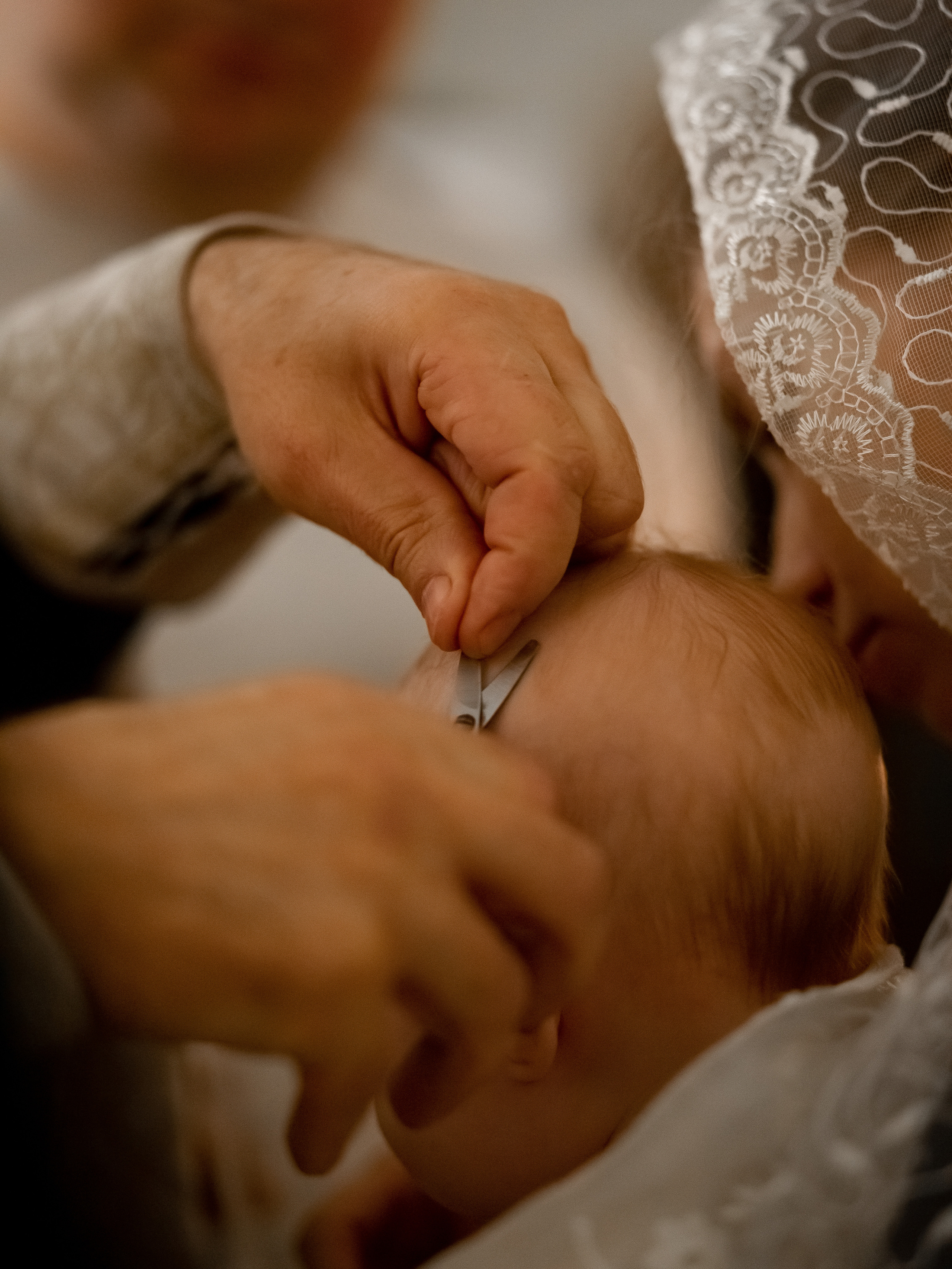 Таинство крещения в храме г. Звенигрод. Фотограф Олеся Бакалина