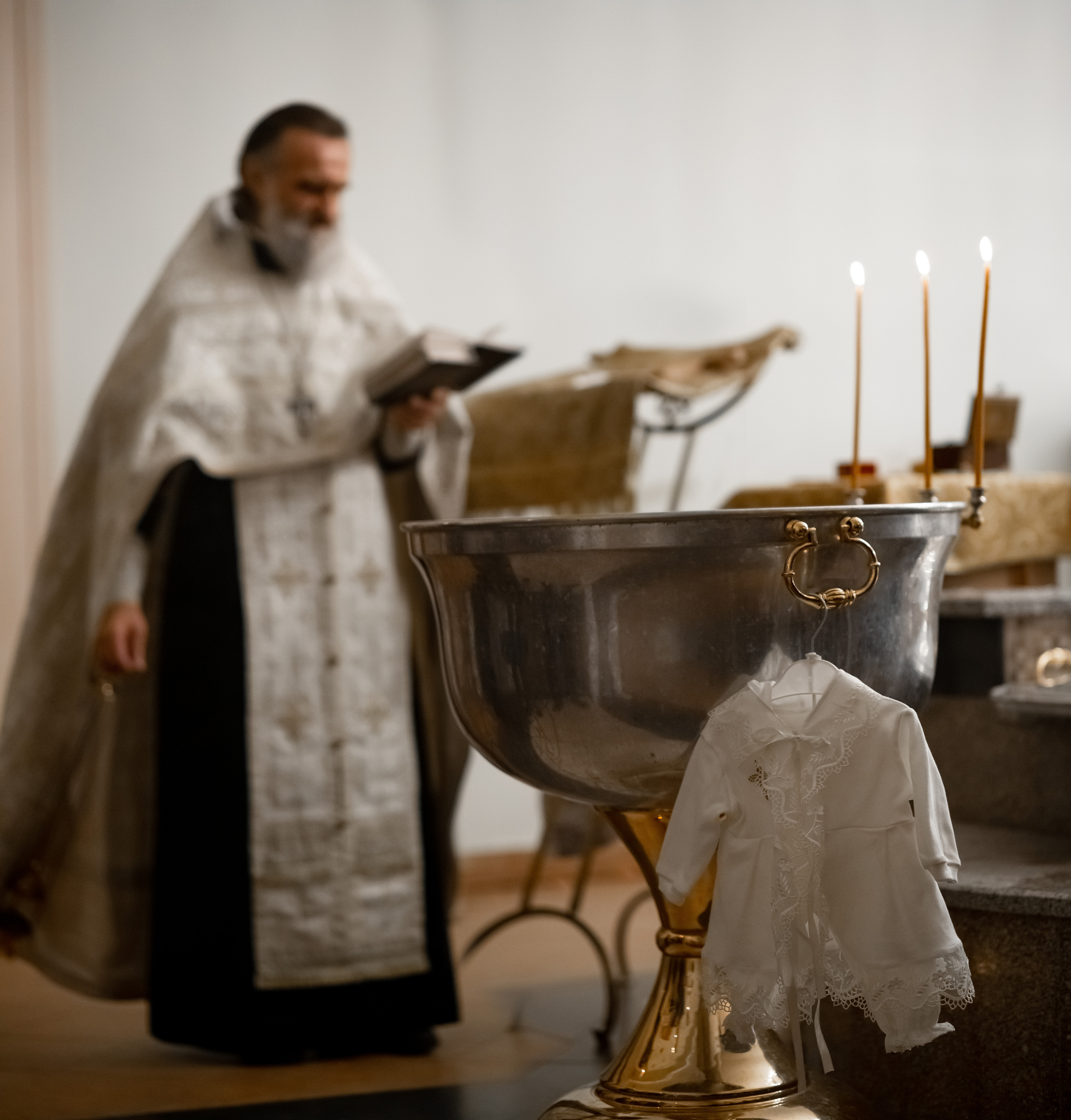 Таинство крещения в храме г. Звенигрод. Фотограф Олеся Бакалина