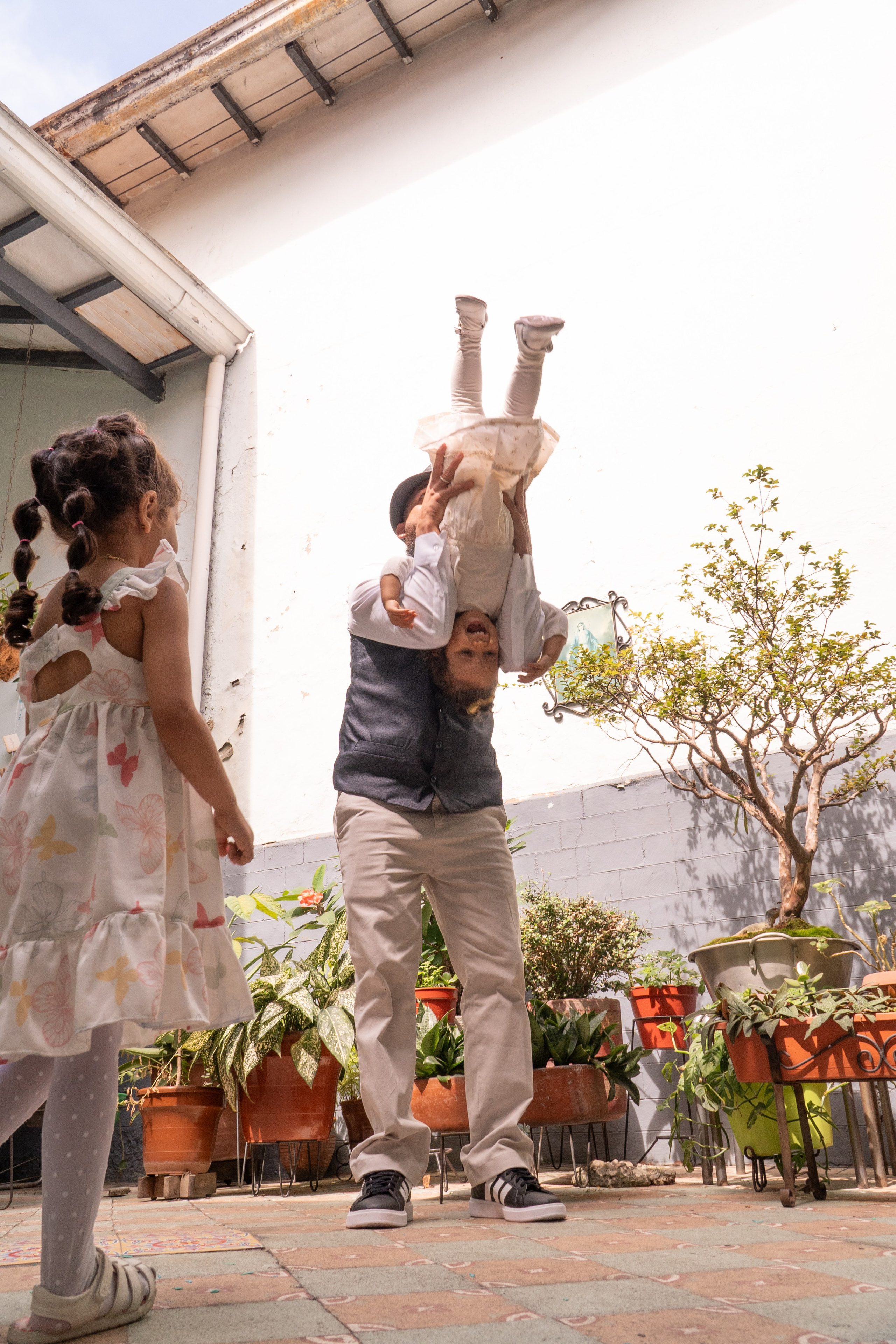 Jaime and Carolyna. Wedding Photographer in Barcelona and Medellin