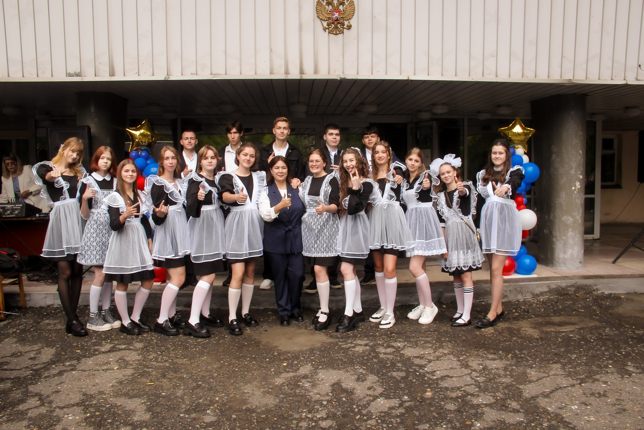 9-11 классы СЪЁМКИ ВЫПУСКНЫХ И ПОСЛЕДНИХ ЗВОНКОВ. Выпускные альбомы для школ и Детских садов в Барнауле /Выпускные/Свадебные/Детские/Семейные и др. виды съёмок /Фотограф Вера Валейко