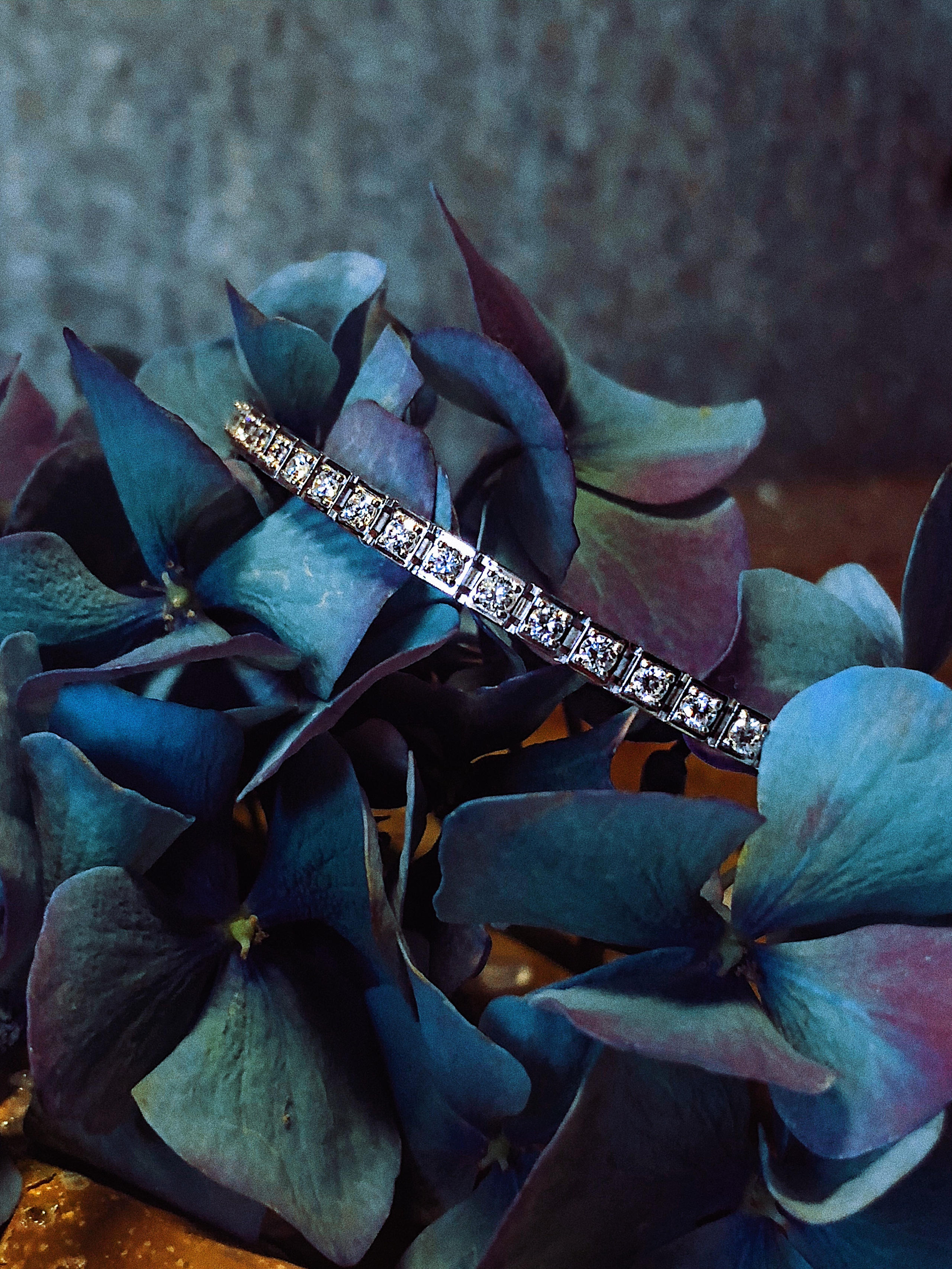 Браслет из белого золота с бриллиантами.