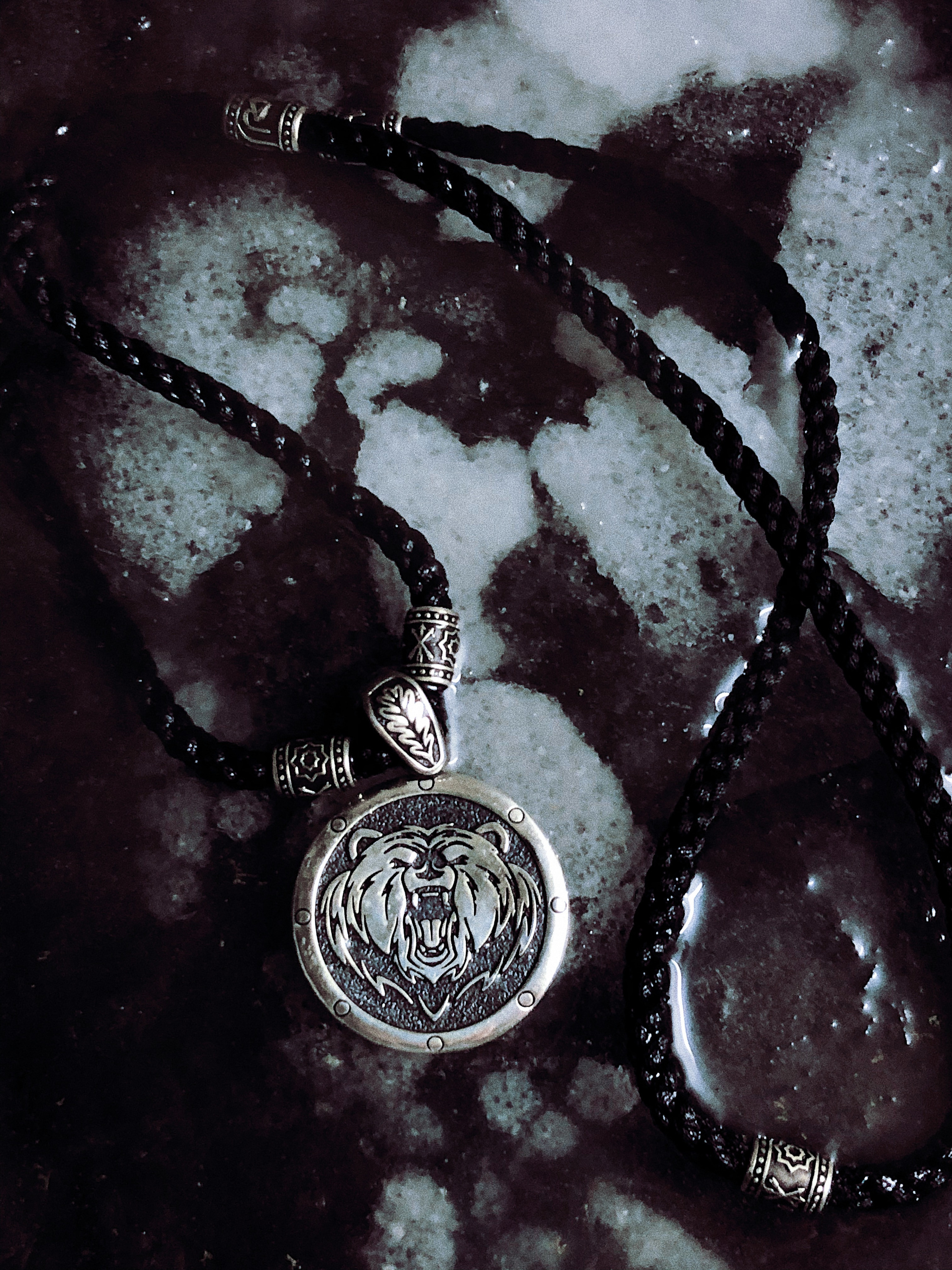 Именная подвеска из серебра на гайтане с использованием мусульманских символов и  серебряных вставок. Серебро 925, родирование. Чернение. 