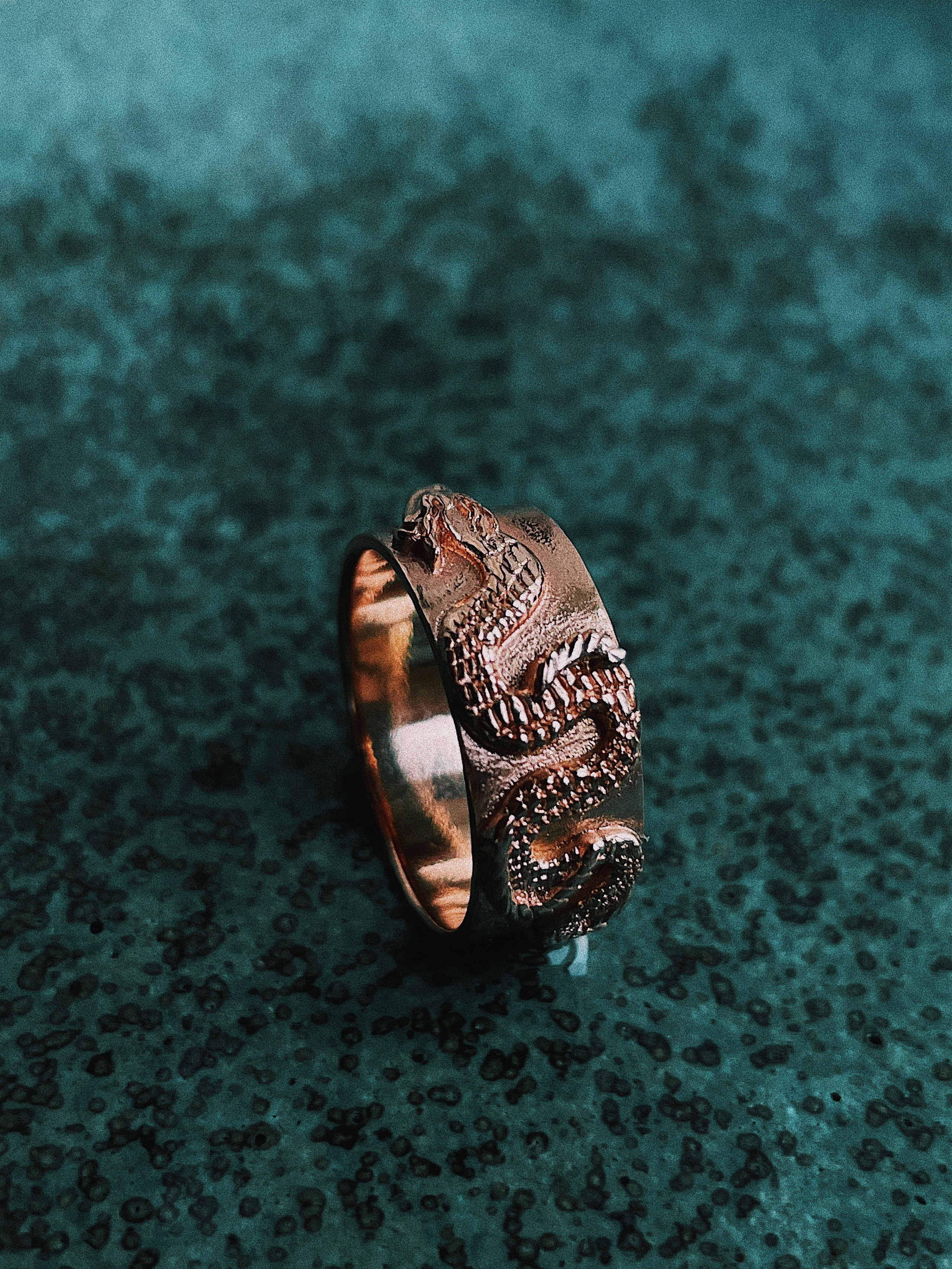 Кольцо "Дракон" из серебра 925 пробы, золочение. Выполнено по форме татуировки клиентки. 