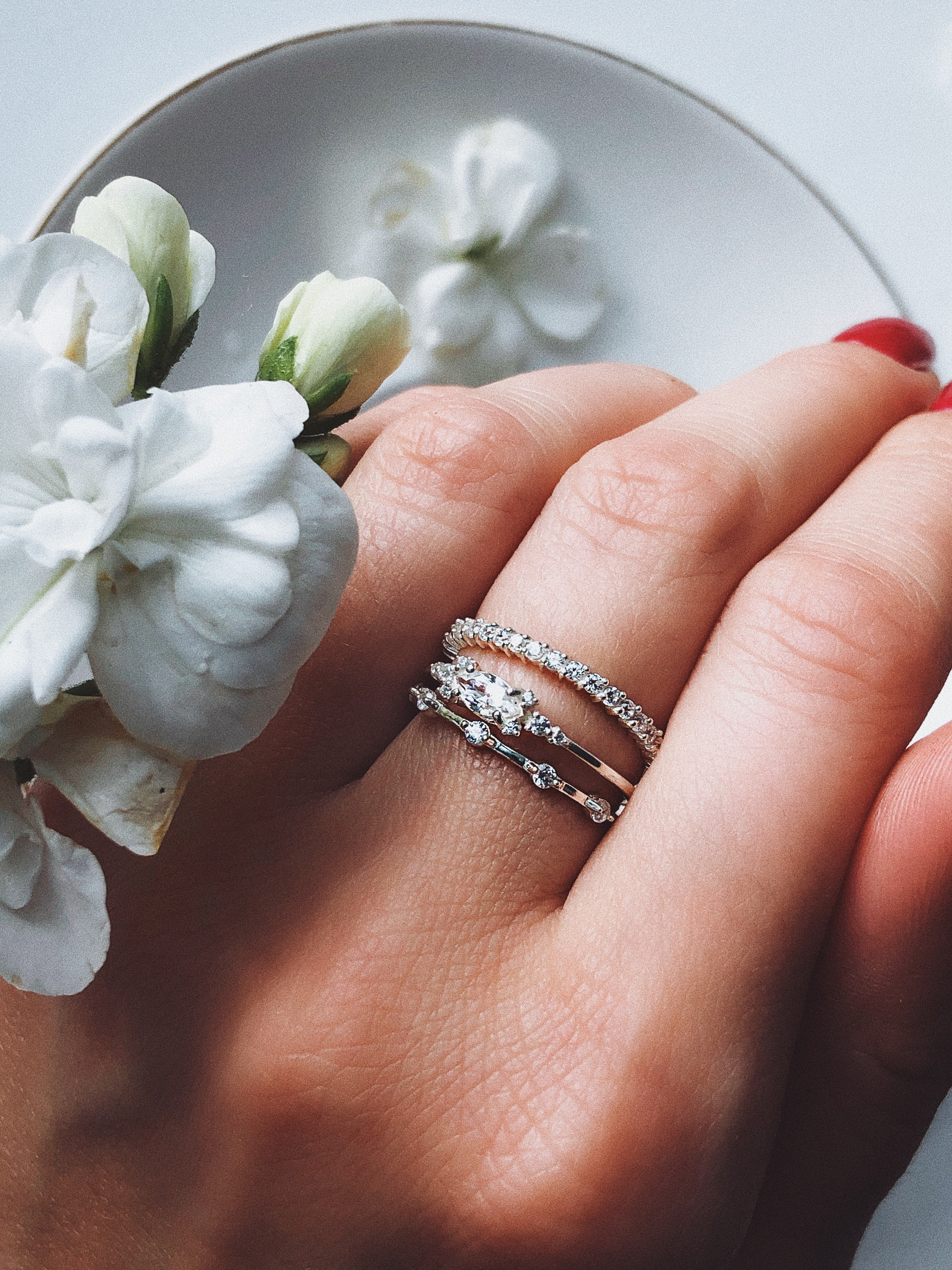 Сет из трех колец из серебра 925 пробы, родирование, фианиты. 