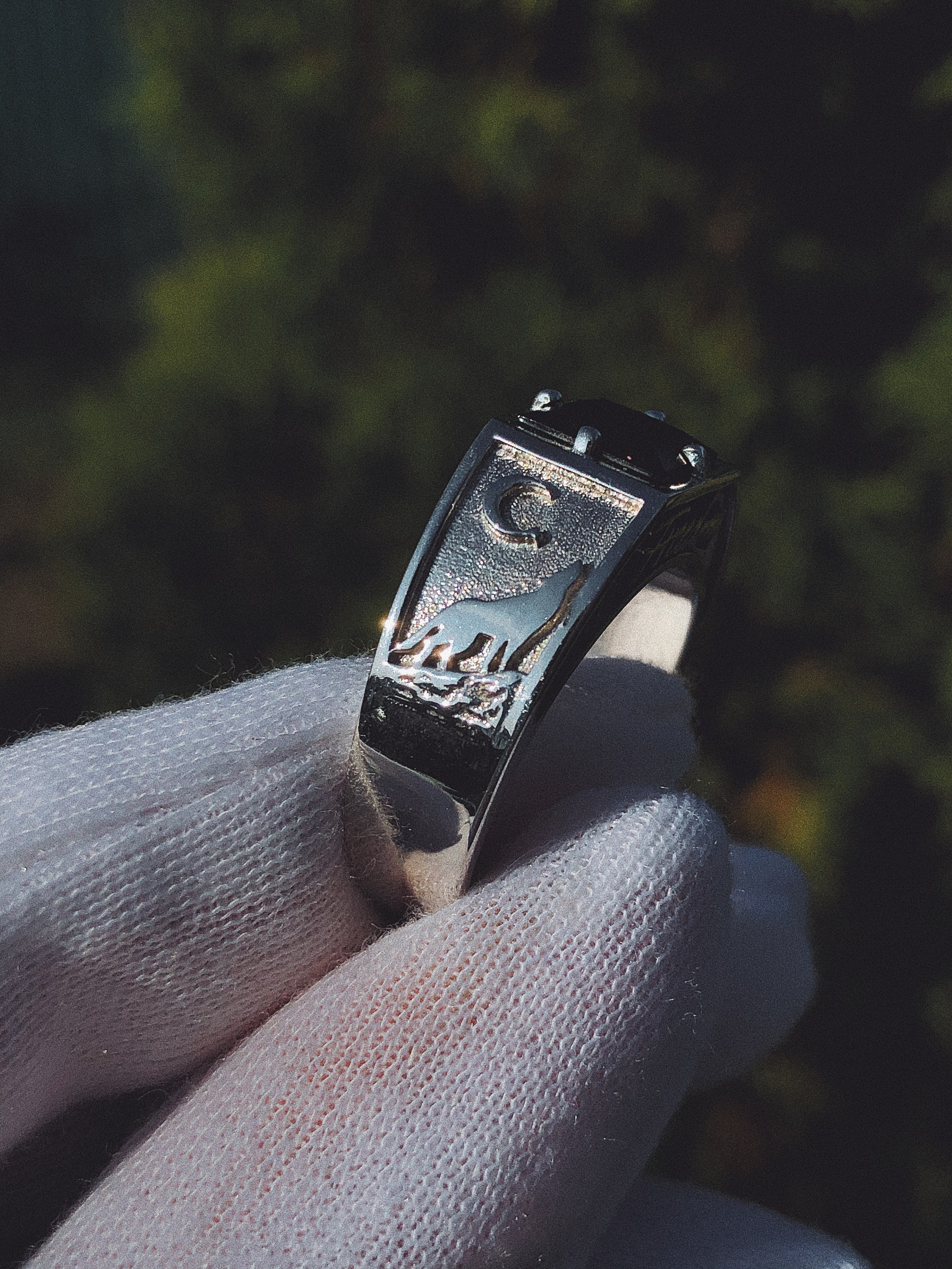 Кольцо "Freedom" из серебра 925 пробы, родирование. Чернение. Вставка - чёрный агат. 