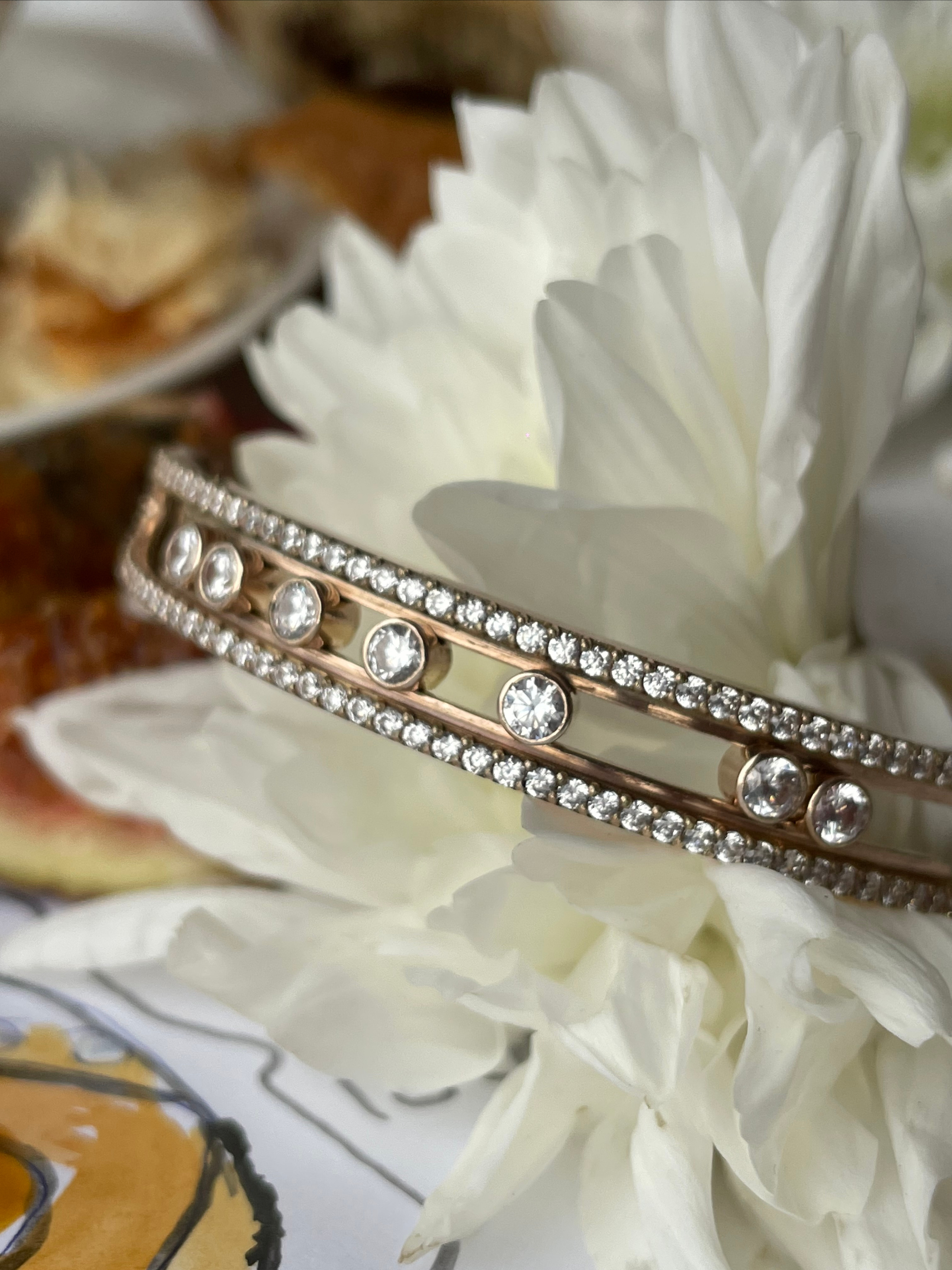 Браслет из золота 585 пробы. Реплика фирмы MESSIKA. 