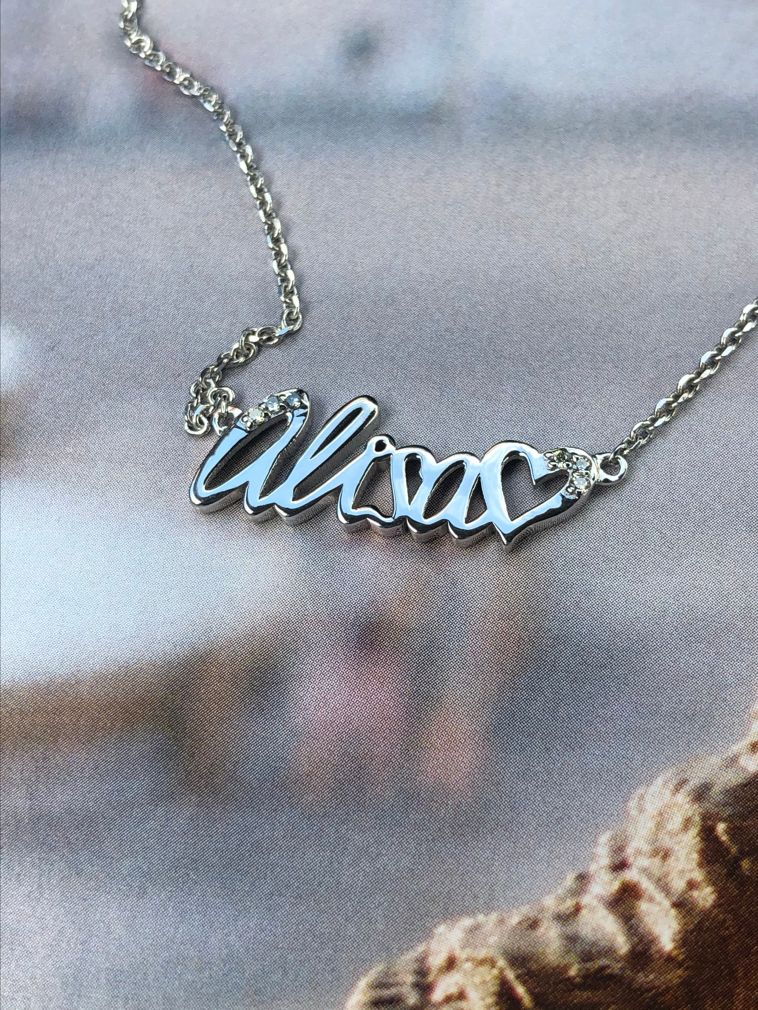 Именная подвеска "Alisa" из белого золота. Бриллианты. 