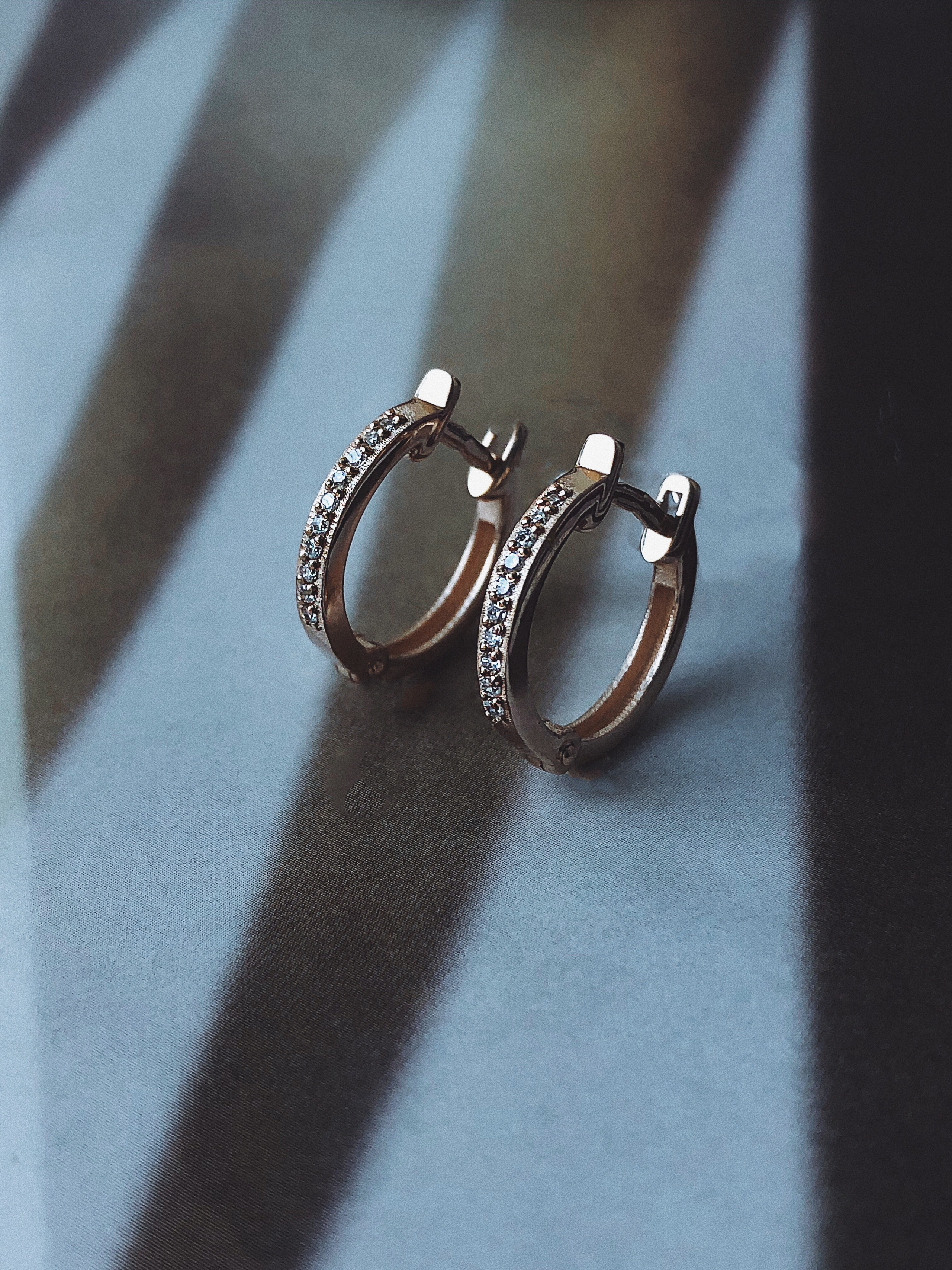 Серьги из золота 585 пробы золота с бриллиантами.  