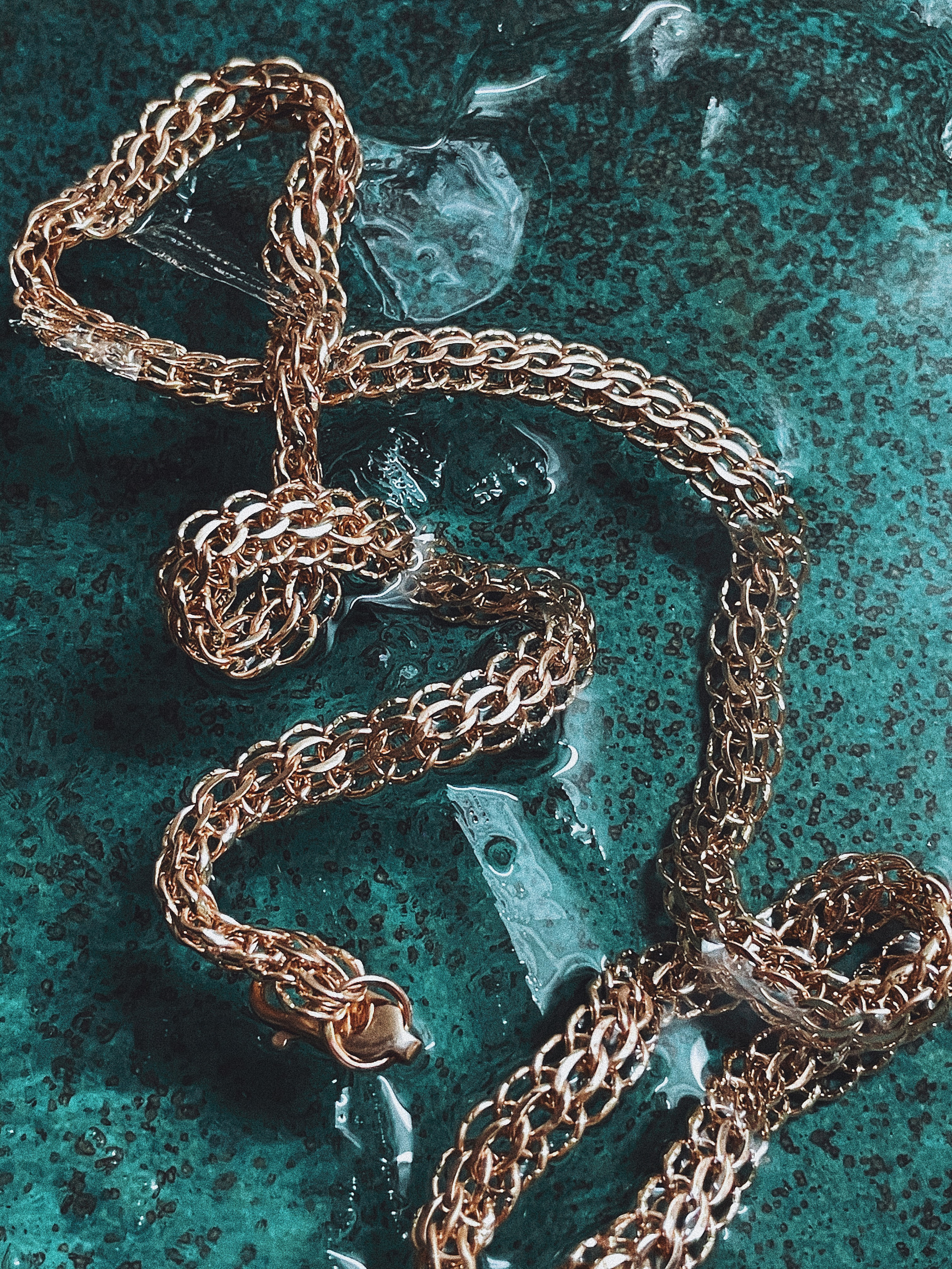 Золотая цепь для композиции. 