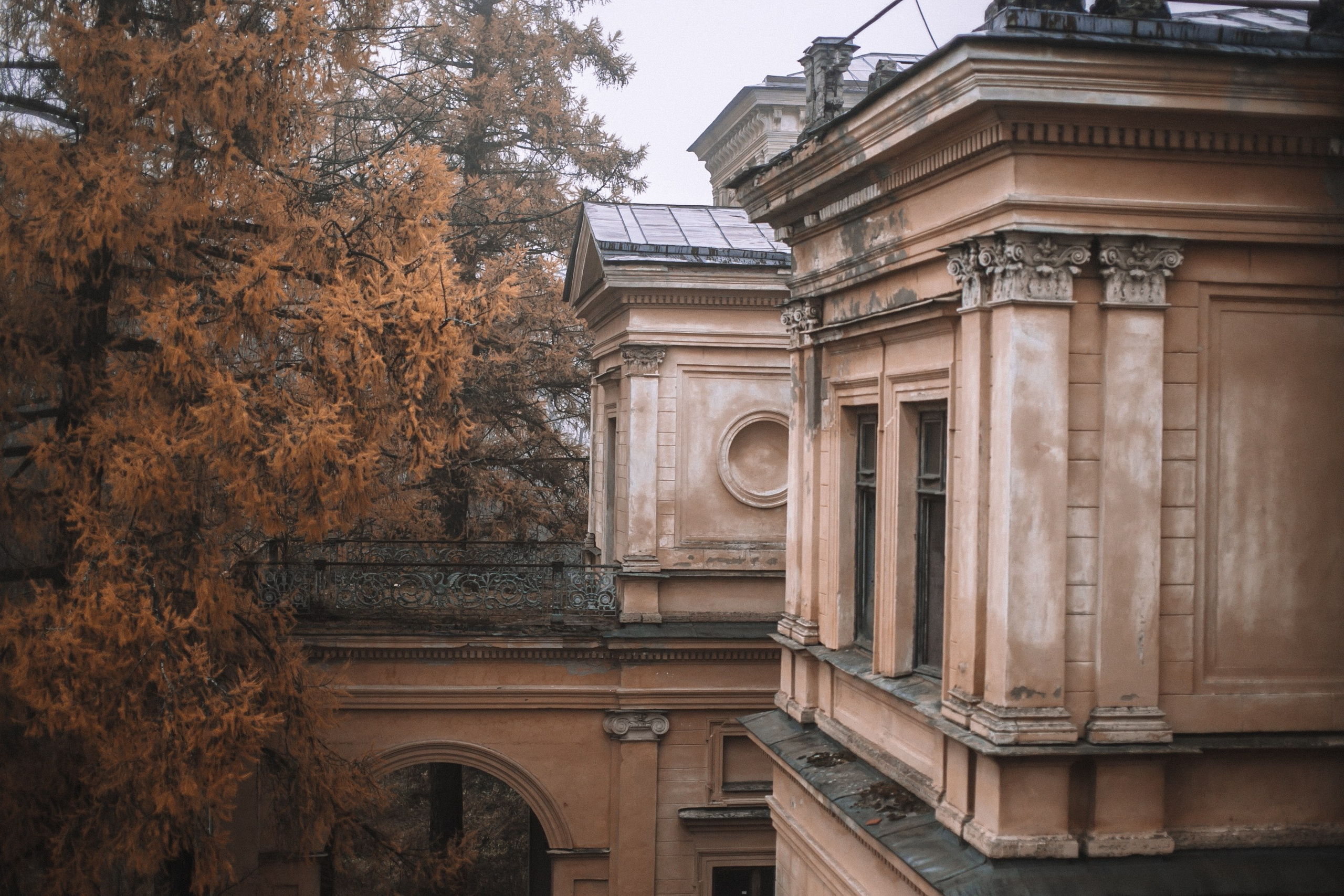 Заброшенная роскошь. Главная