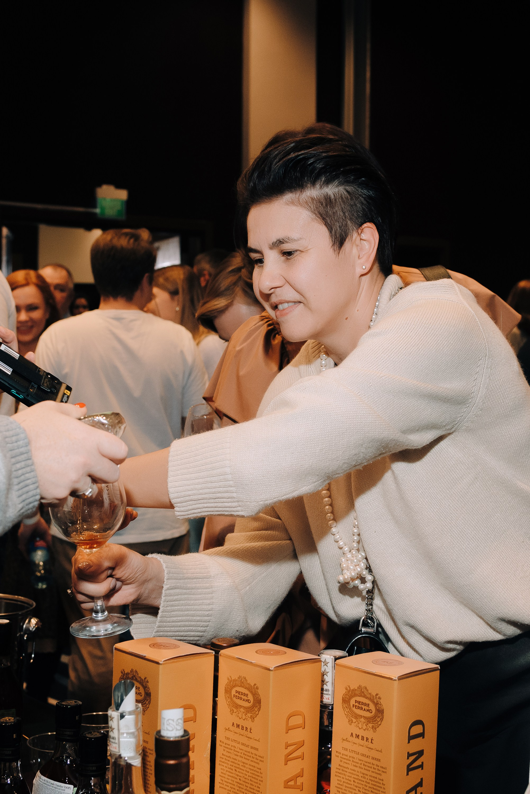 ФЕСТИВАЛЬ ВИНА И КРЕПКИХ НАПИТКОВ МАВТ-ВИНОТЕКА. Репортажный фотограф Зуев Роман г. Челябинск