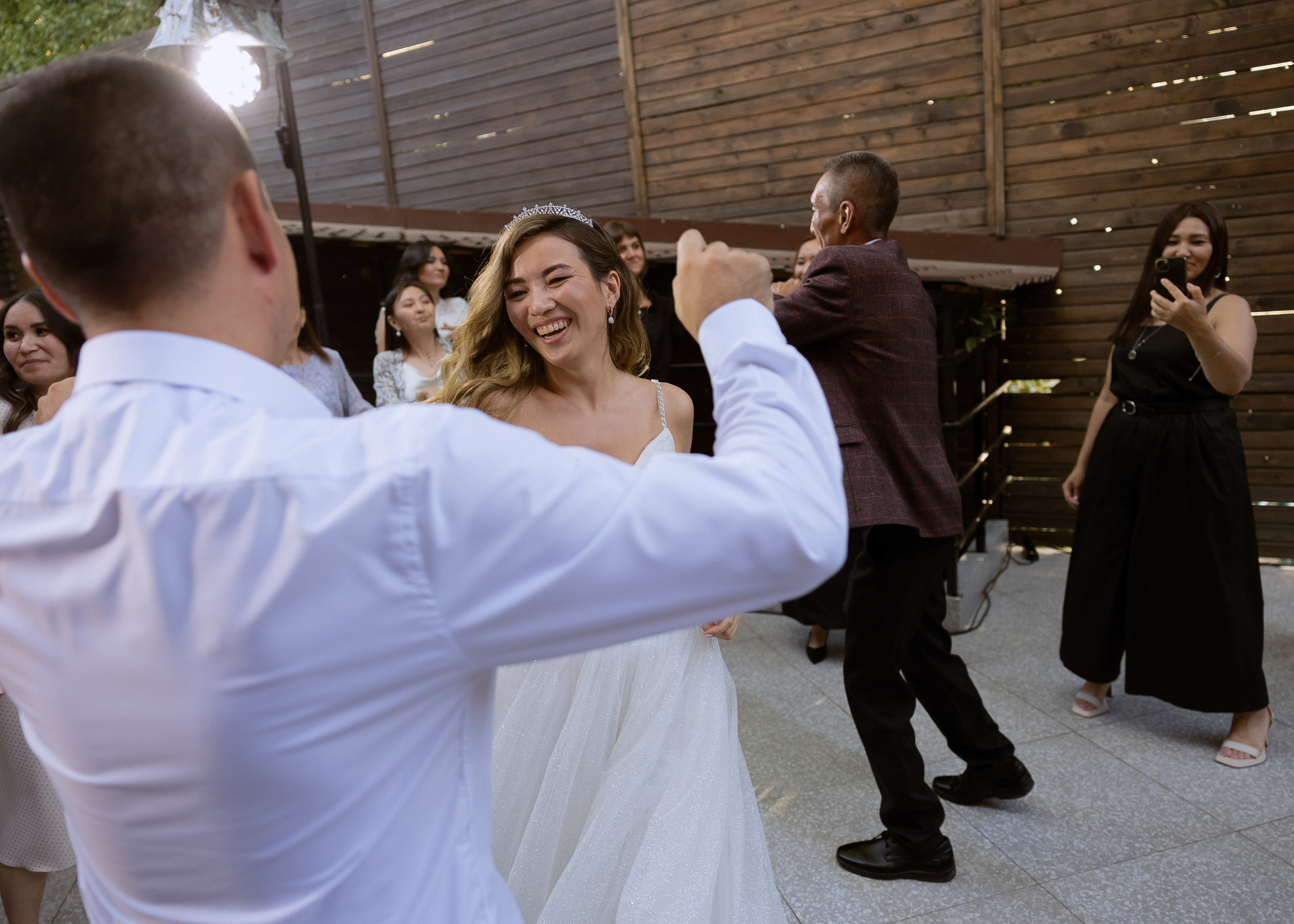 Дмитрий и Алита. Фотограф Эмиль Исякаев