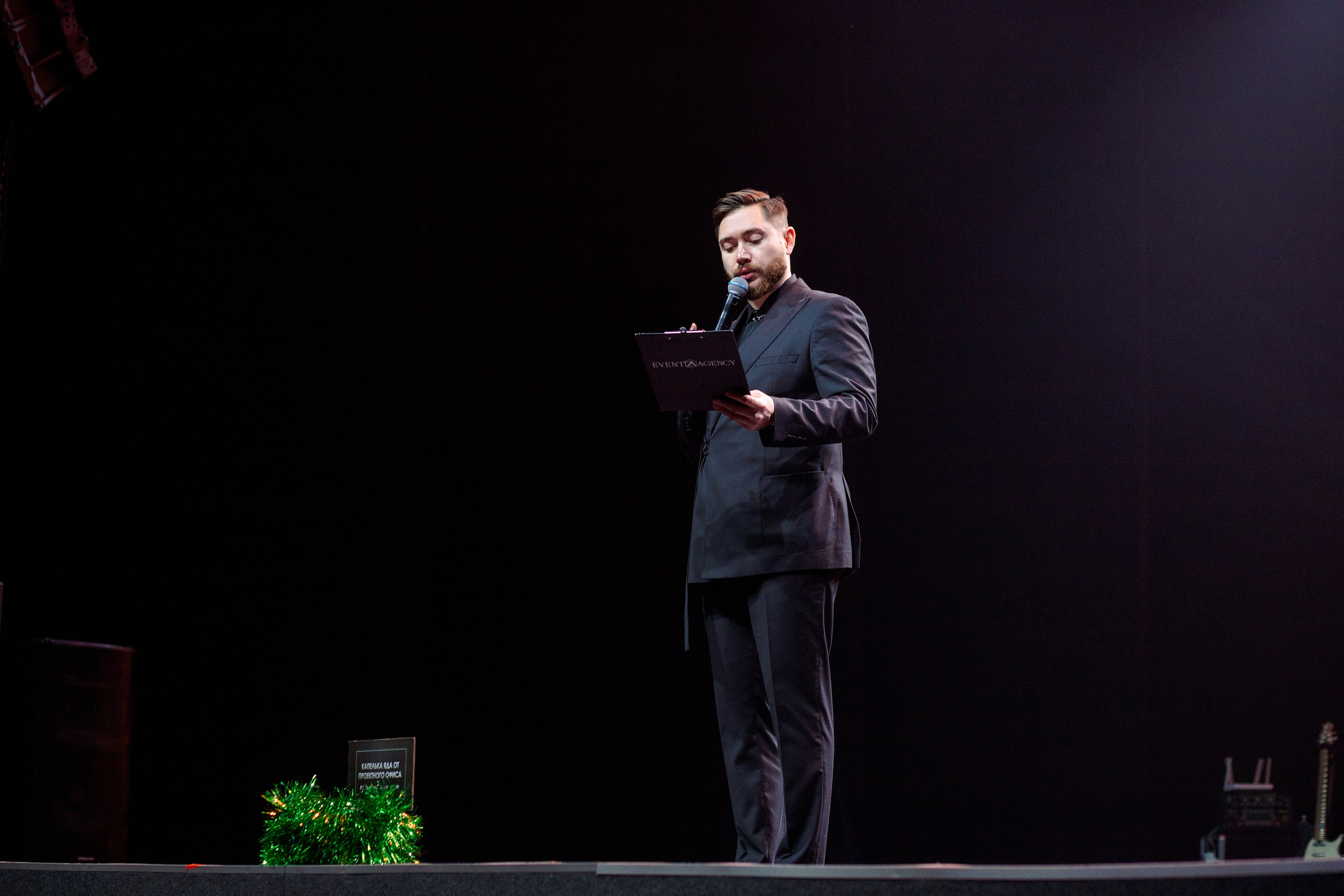 РЕПОРТАЖ: НОВЫЙ ГОД В ДК МЕТАЛЛУРГ. Профессиональный фотограф в Ижевске Леша Петров