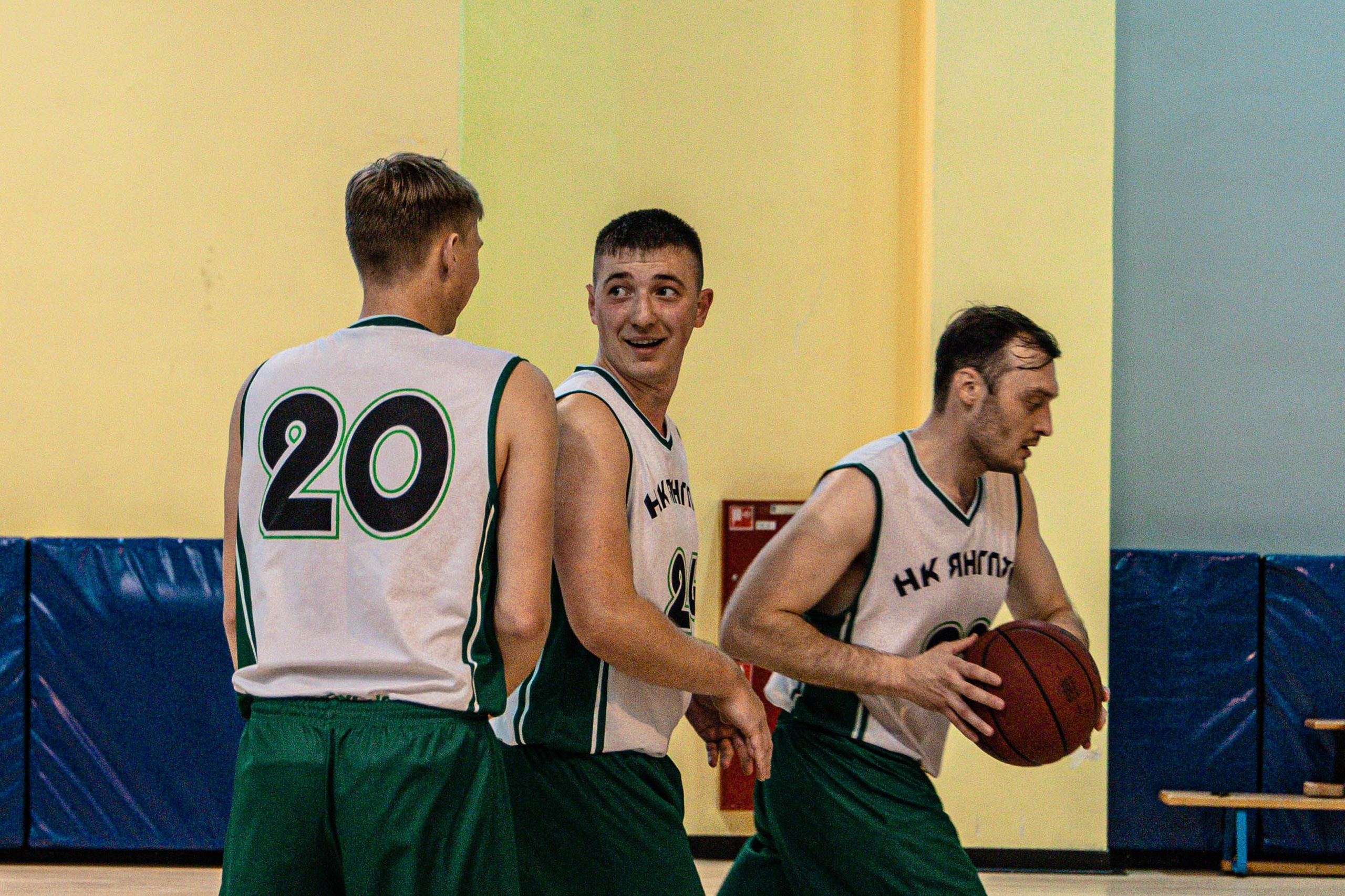Соревнования по баскетболу в рамках городской спартакиады. Фотограф в Губкинском | Александра Артамонова
