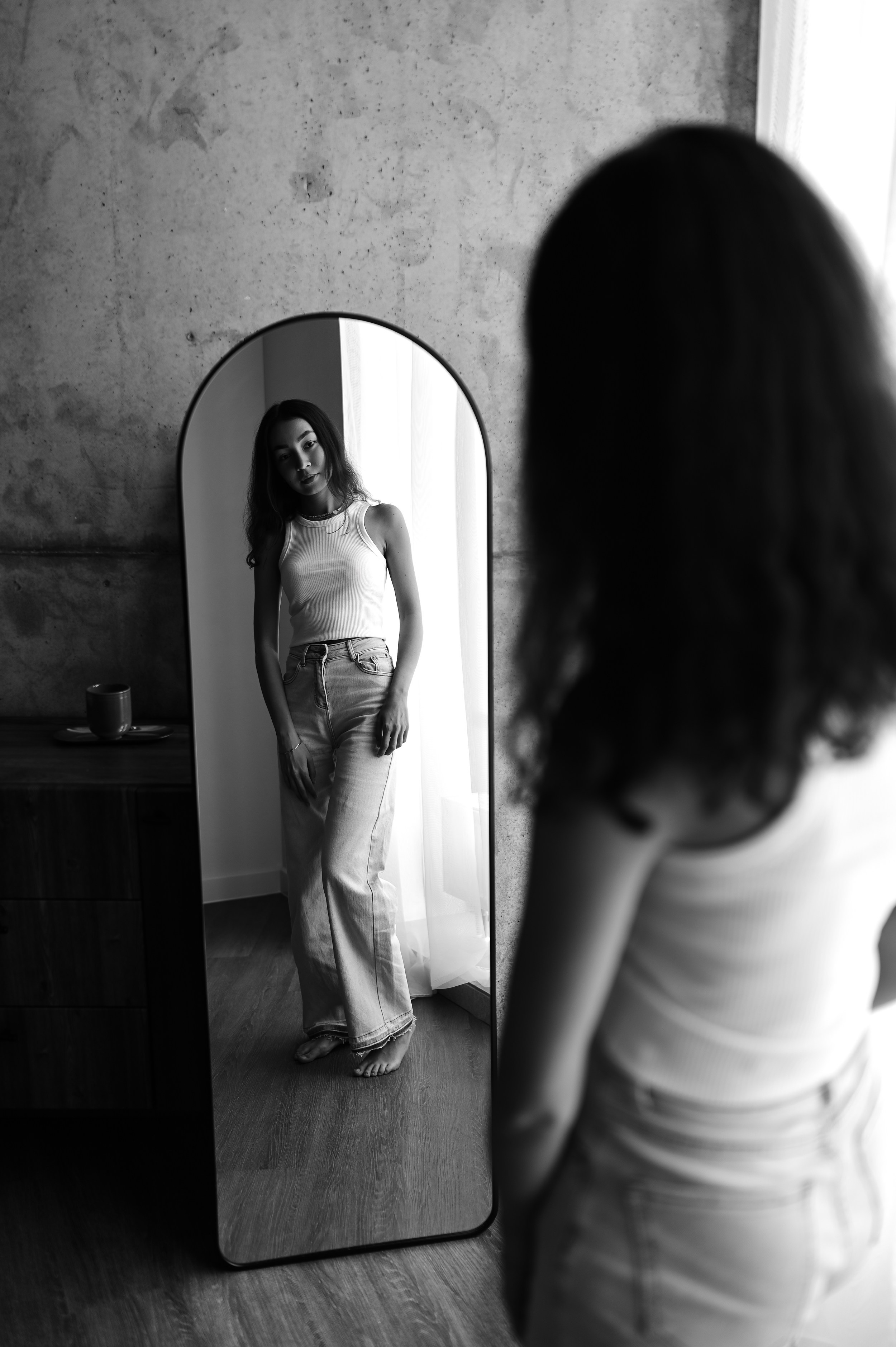 Главная-монохром