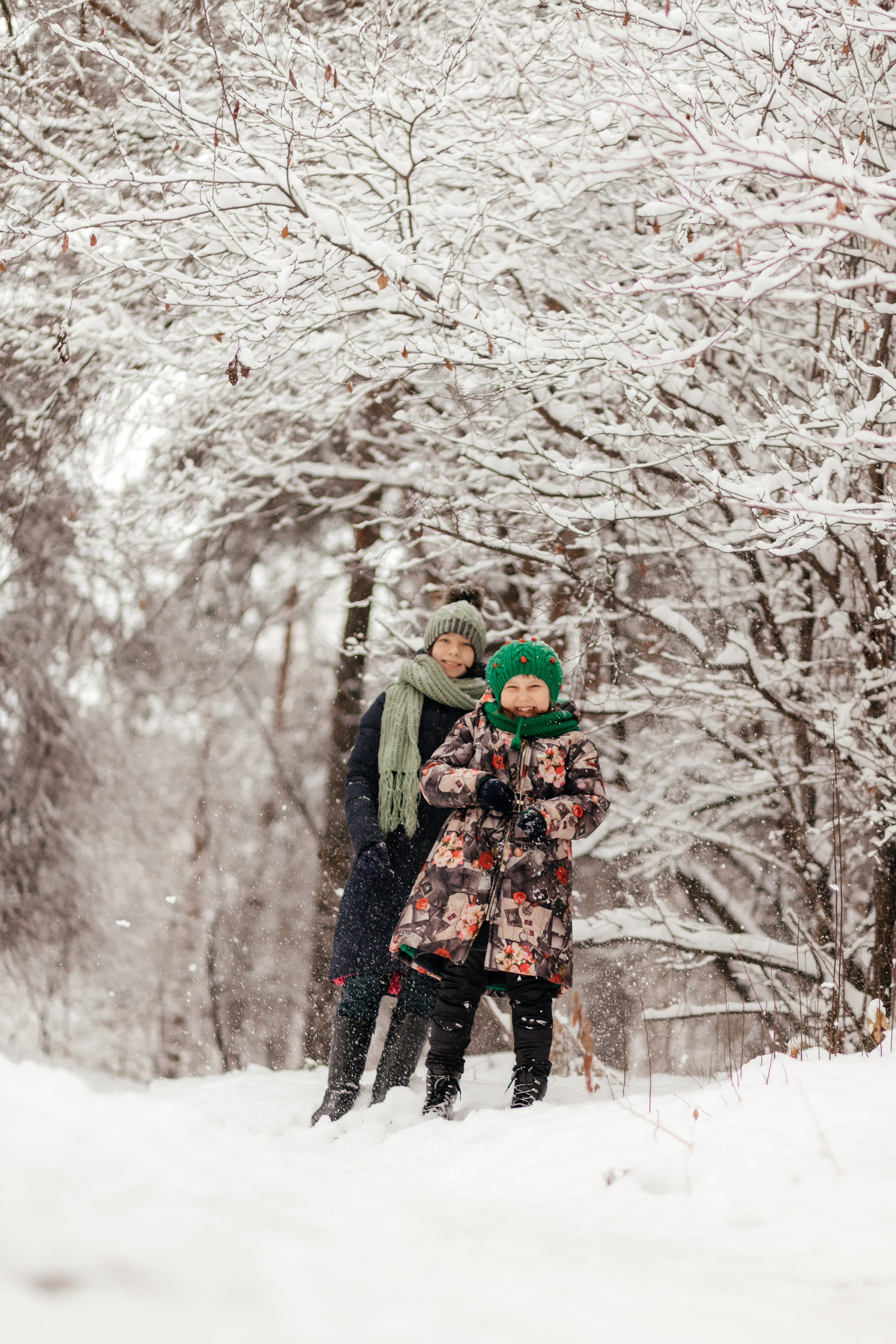 Лес. Сестрички. Семейный фотограф в Минске Приболовец Светлана