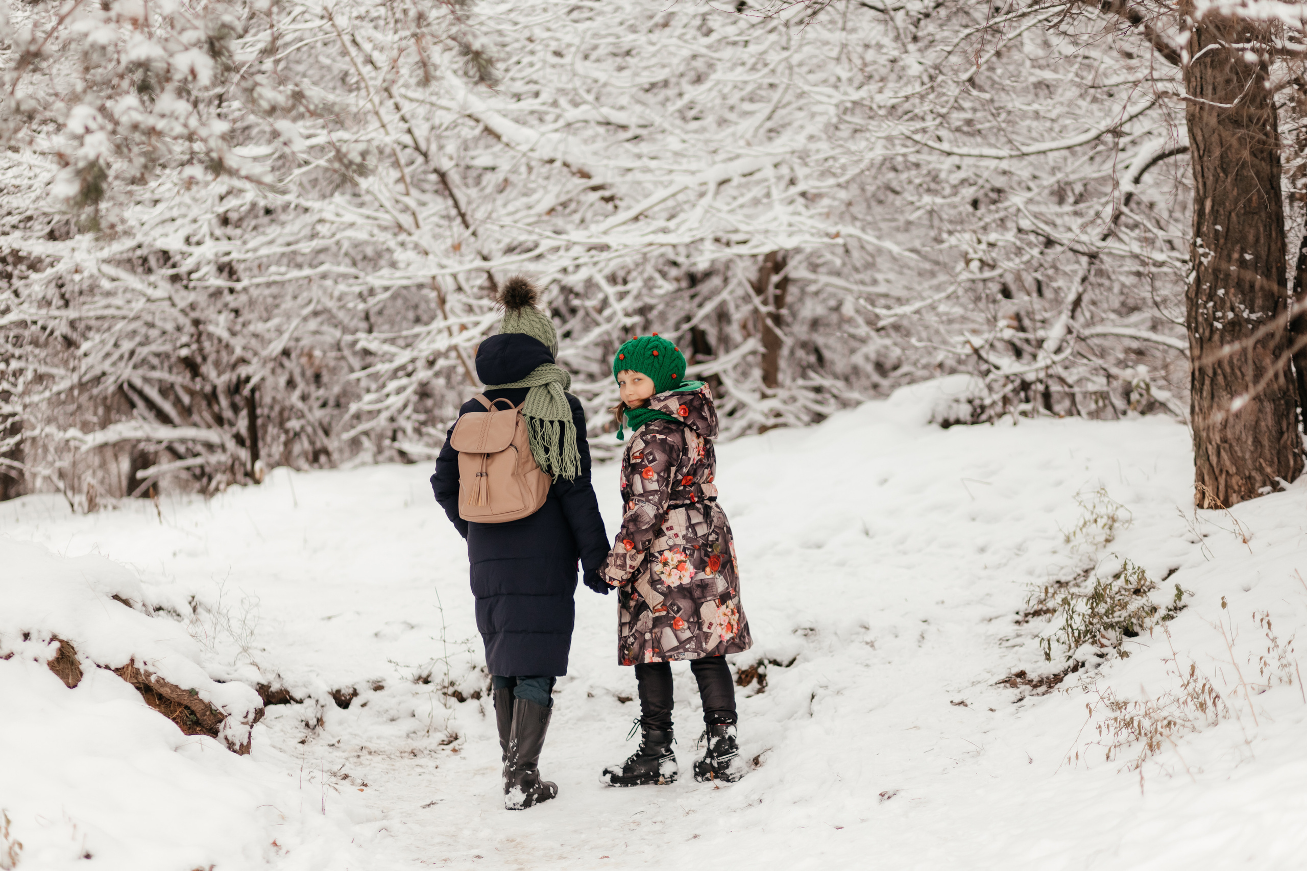 Лес. Сестрички. Семейный фотограф в Минске Приболовец Светлана