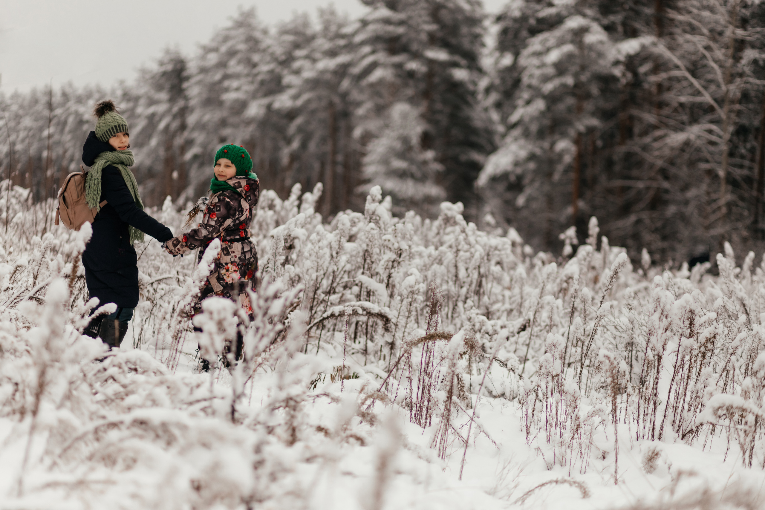 Лес. Сестрички. Семейный фотограф в Минске Приболовец Светлана