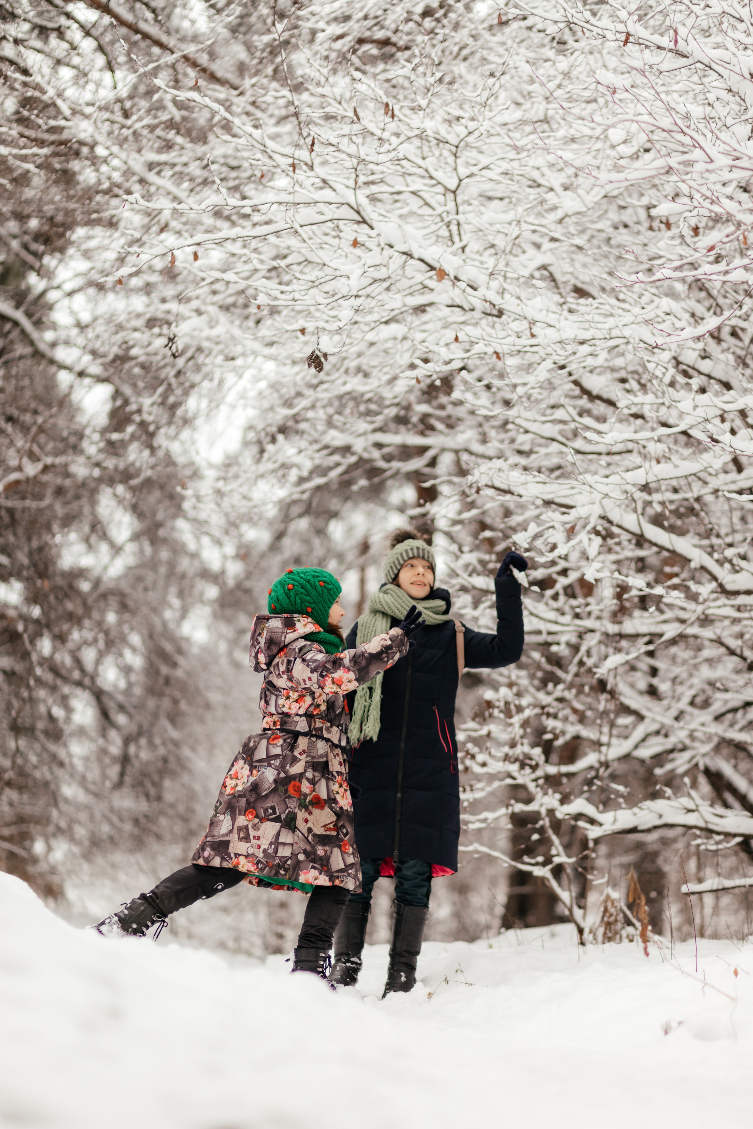Лес. Сестрички. Семейный фотограф в Минске Приболовец Светлана