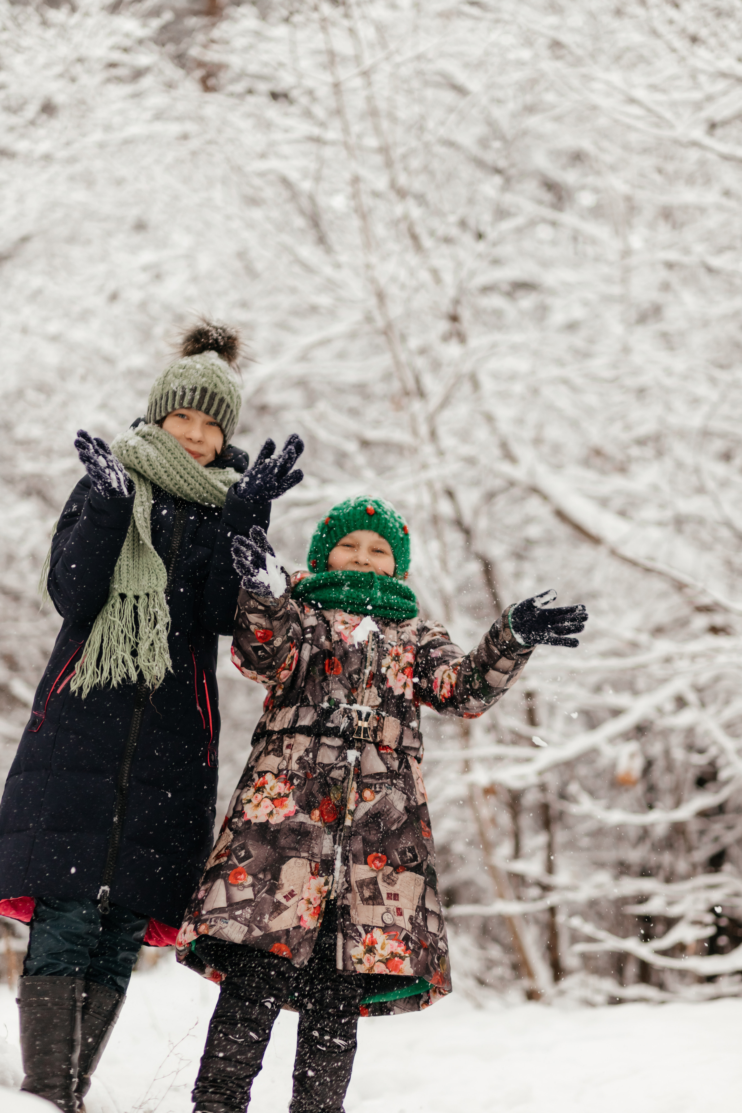 Лес. Сестрички. Семейный фотограф в Минске Приболовец Светлана