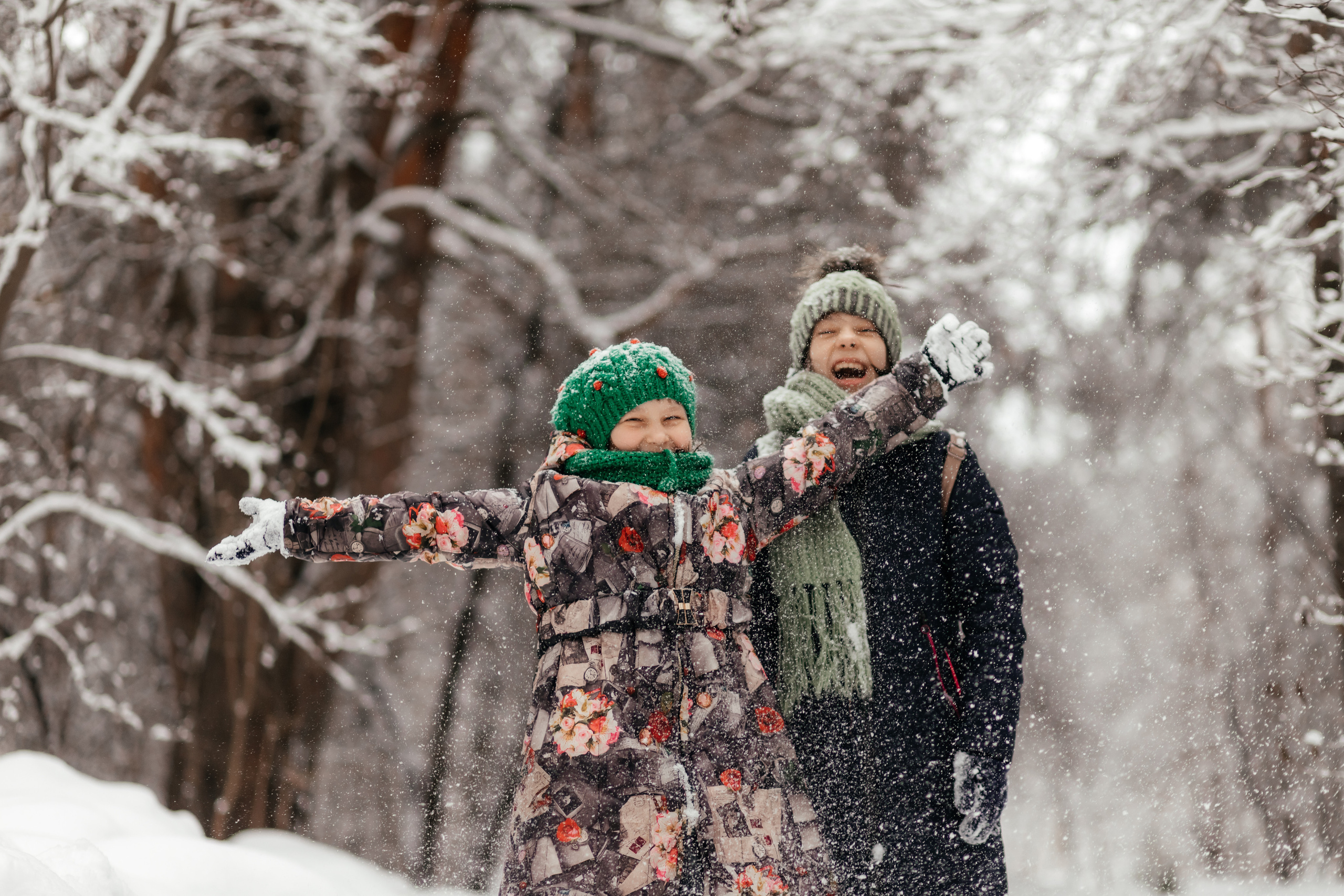 Лес. Сестрички. Семейный фотограф в Минске Приболовец Светлана