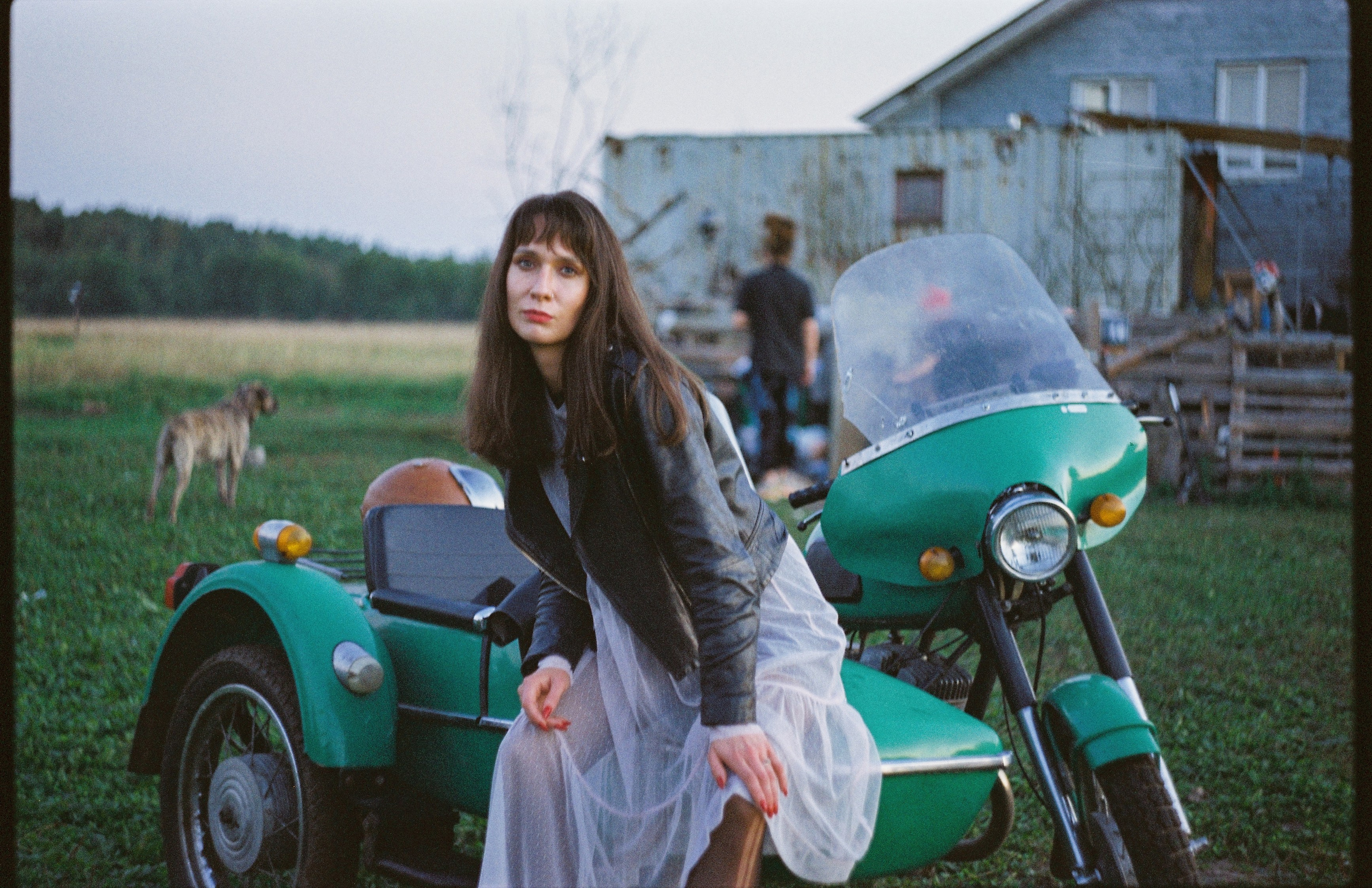 Портретная фотосессия на плёнку 35 мм на ферме в Санкт-Петербурге. Светлана Гопанюк. Портретный фотограф. Санкт-Петербург. СПб