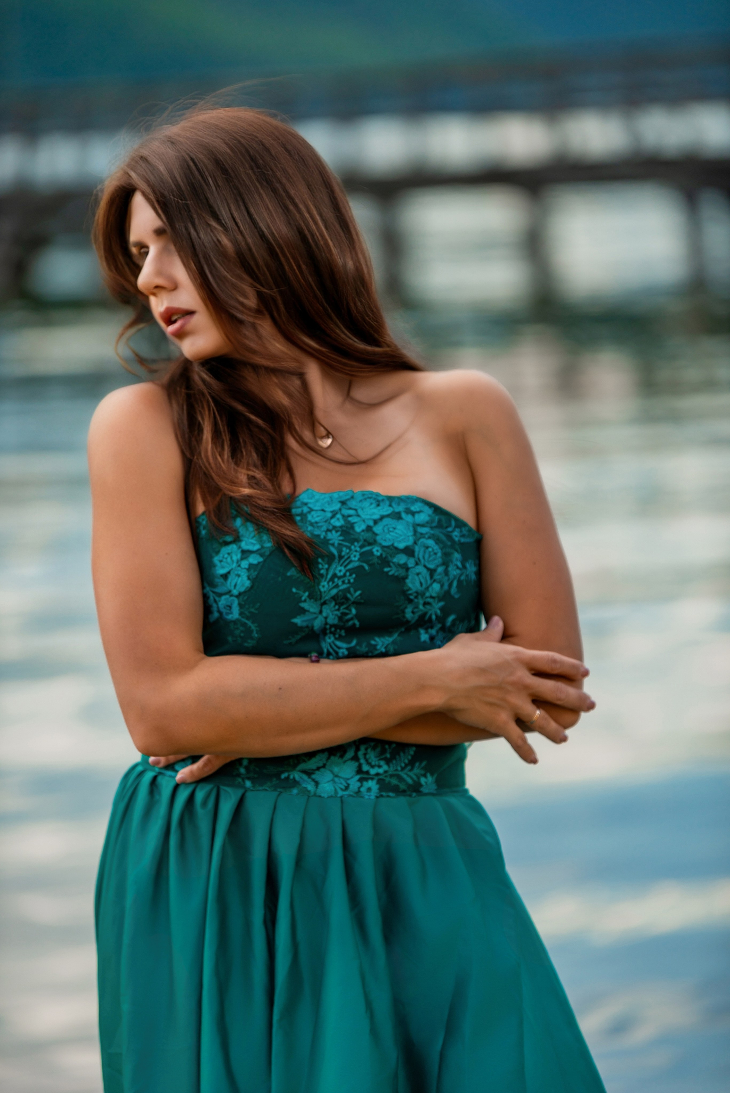 Платье со шлейфом на фотосессию на Байкале напрокат