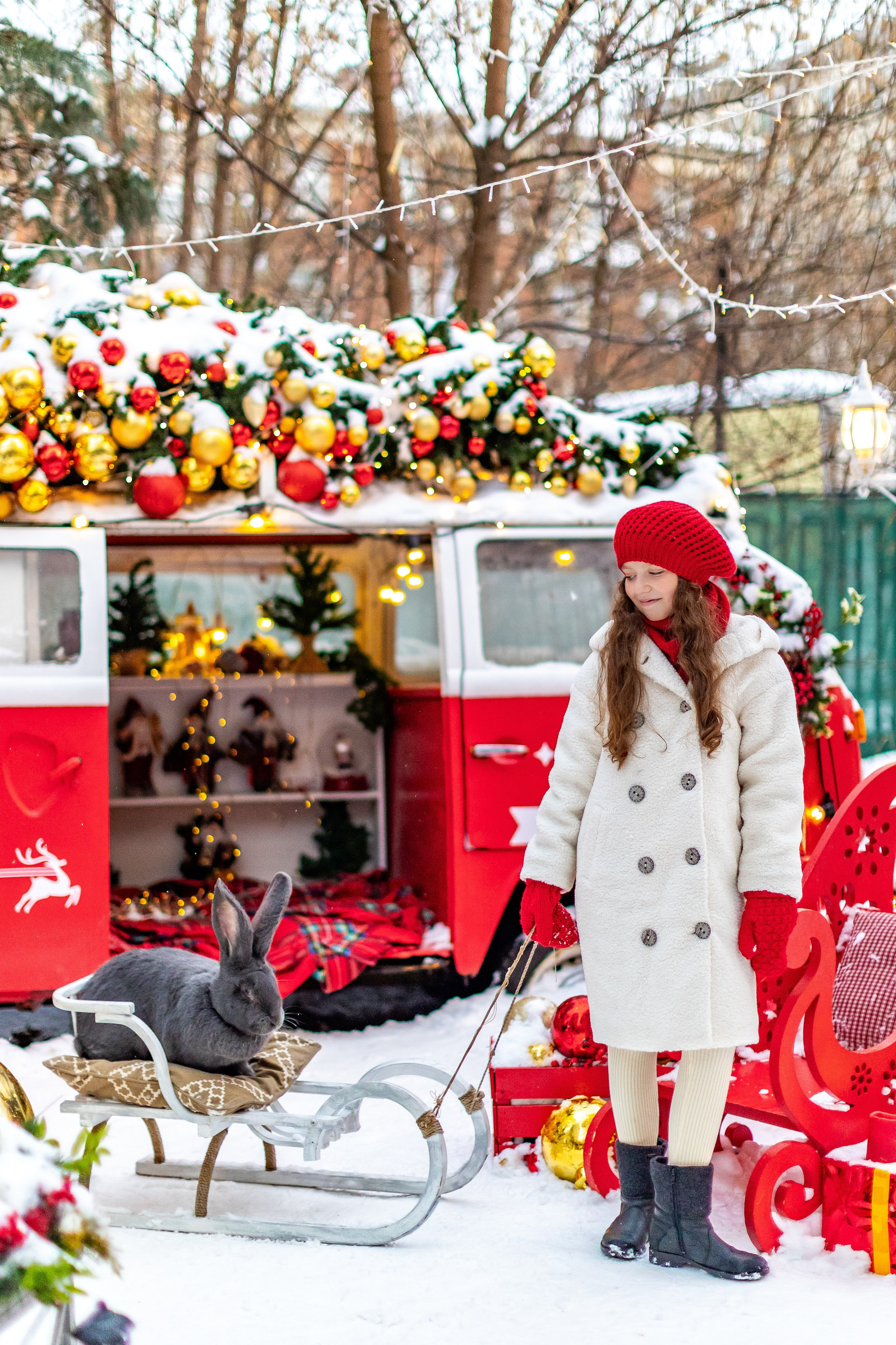 Полина и гигантский кролик Зая. Фото и видео Москва. Свадебный фотограф, видеограф, фотосессии, видеосъемка