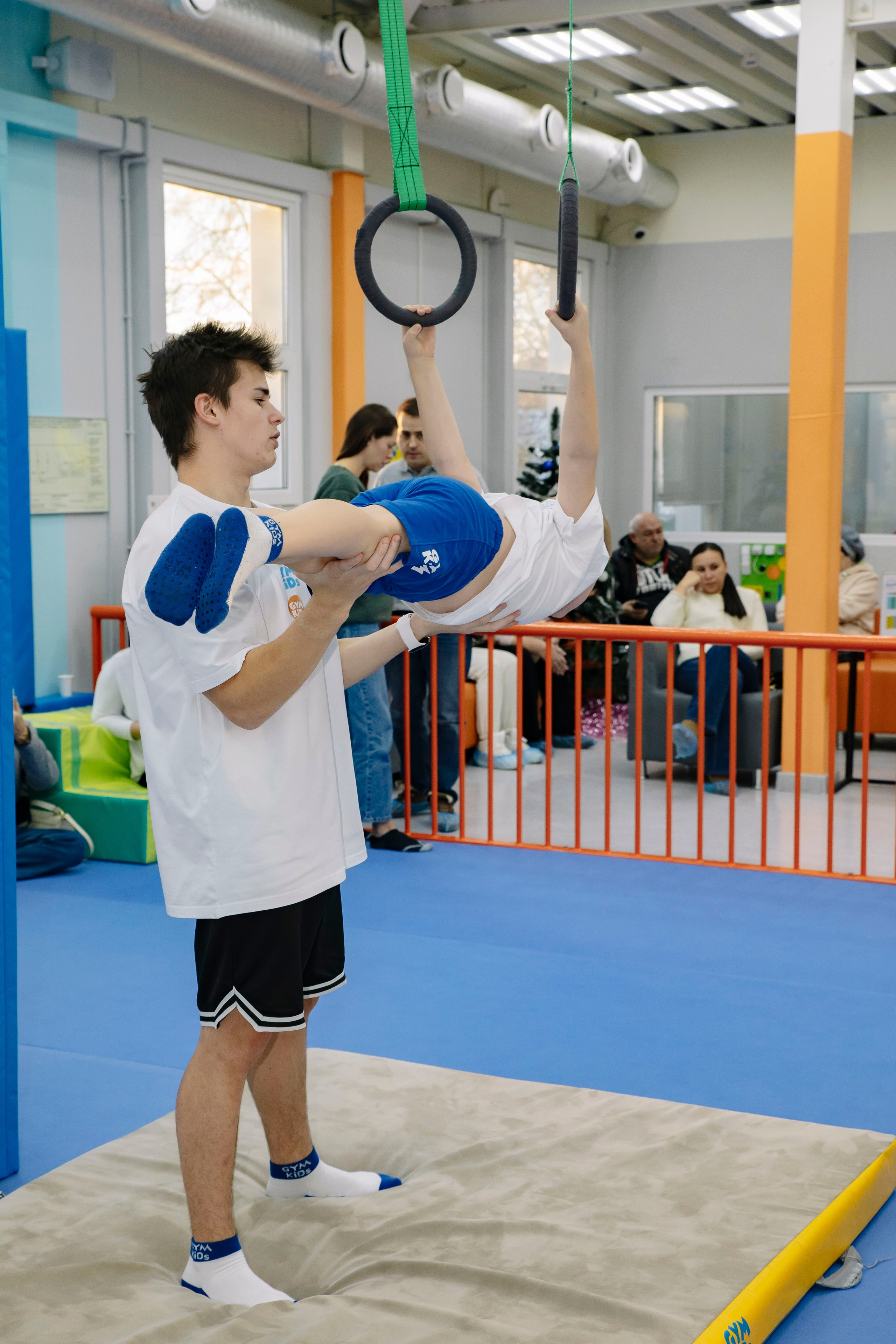 Соревнования по гимнастике в Gymkids Звенигород. Профессиональный фотограф в Москве | Заказать фотосессию и съемку