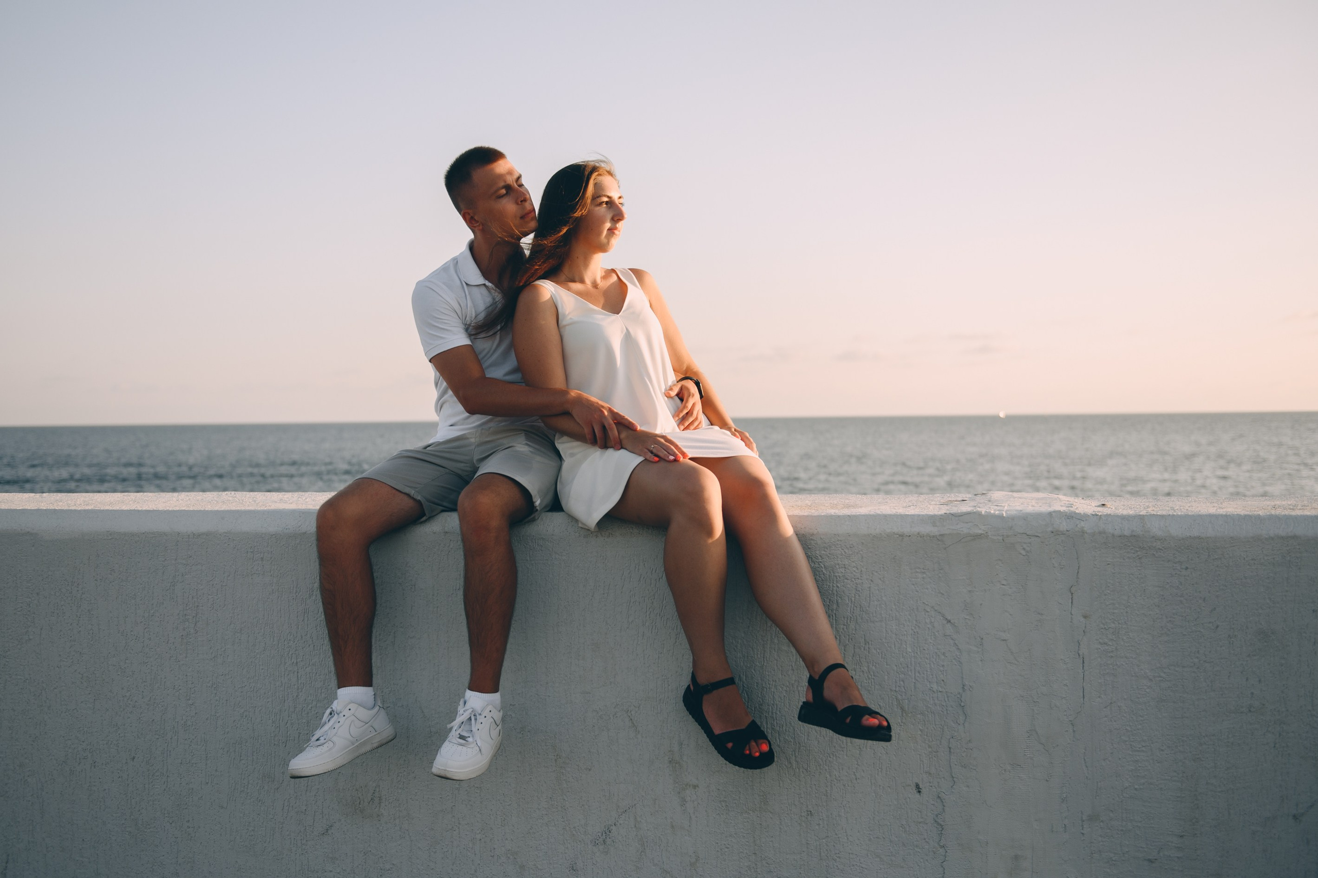 Имеретинский пляж, большие камни. Свадебный и семейный фотограф София Невская