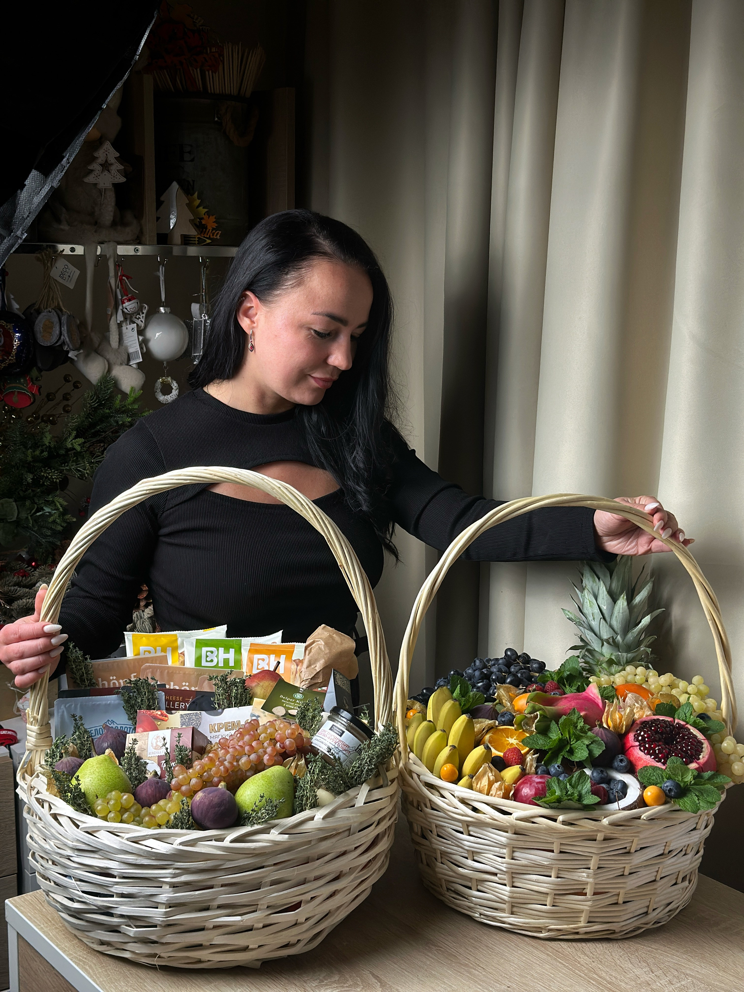 Корзины. Выездной кейтеринг, съедобные букеты, торты и сладости на заказ