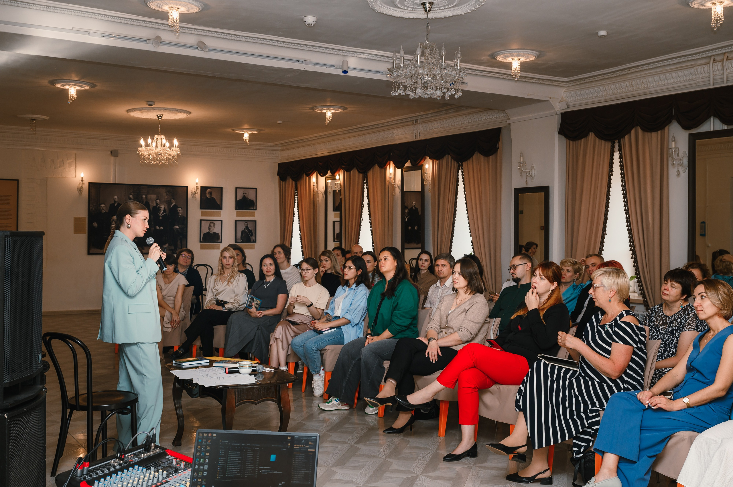 «Евгений Онегин»: лекция в особняке. Wedding and family photographer USA