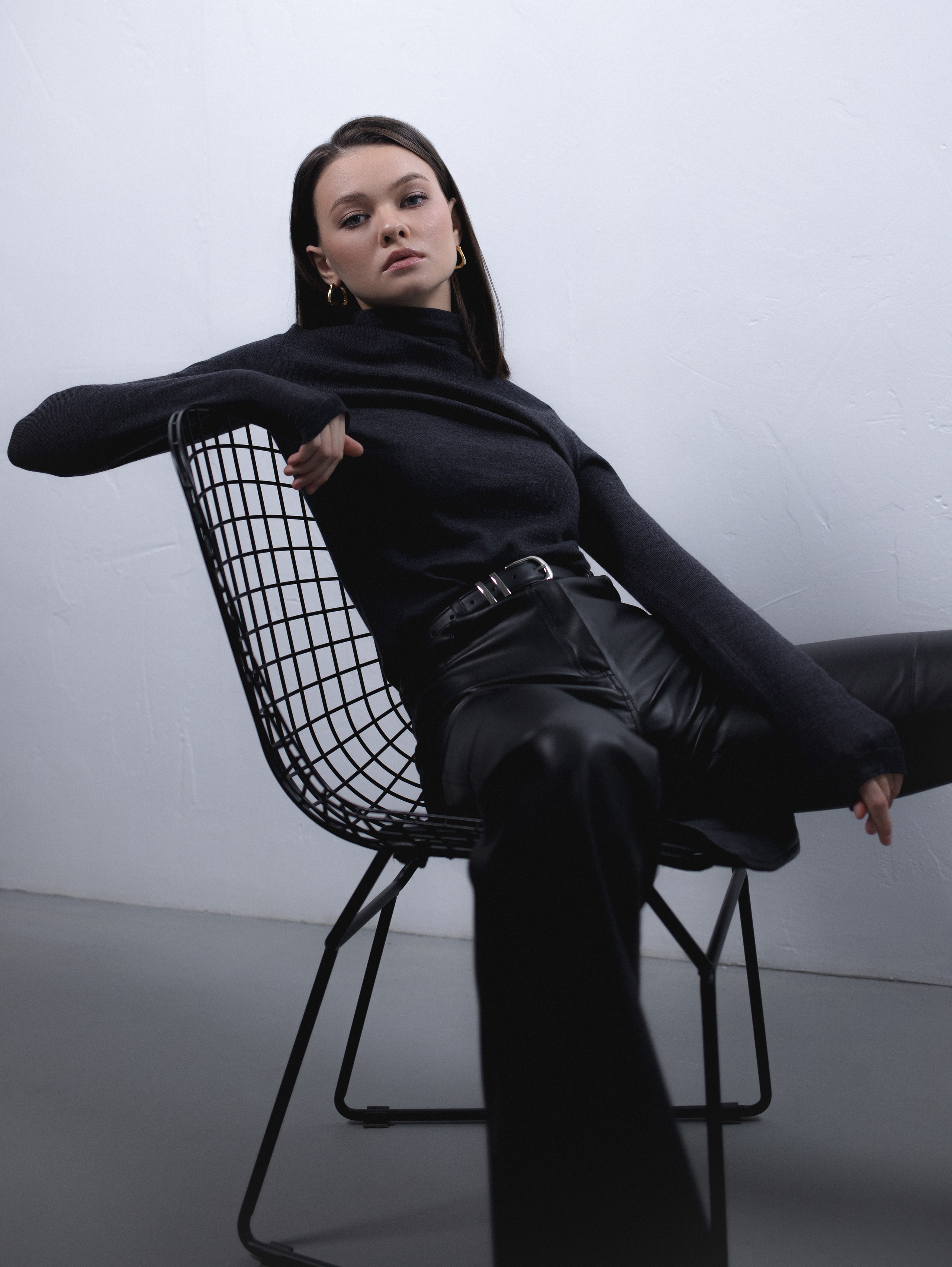 Red Cardigan. Фотограф в Москве и Сургуте Алла Лесовая. Снимаю каталог для брендов и индивидуальные портреты для людей