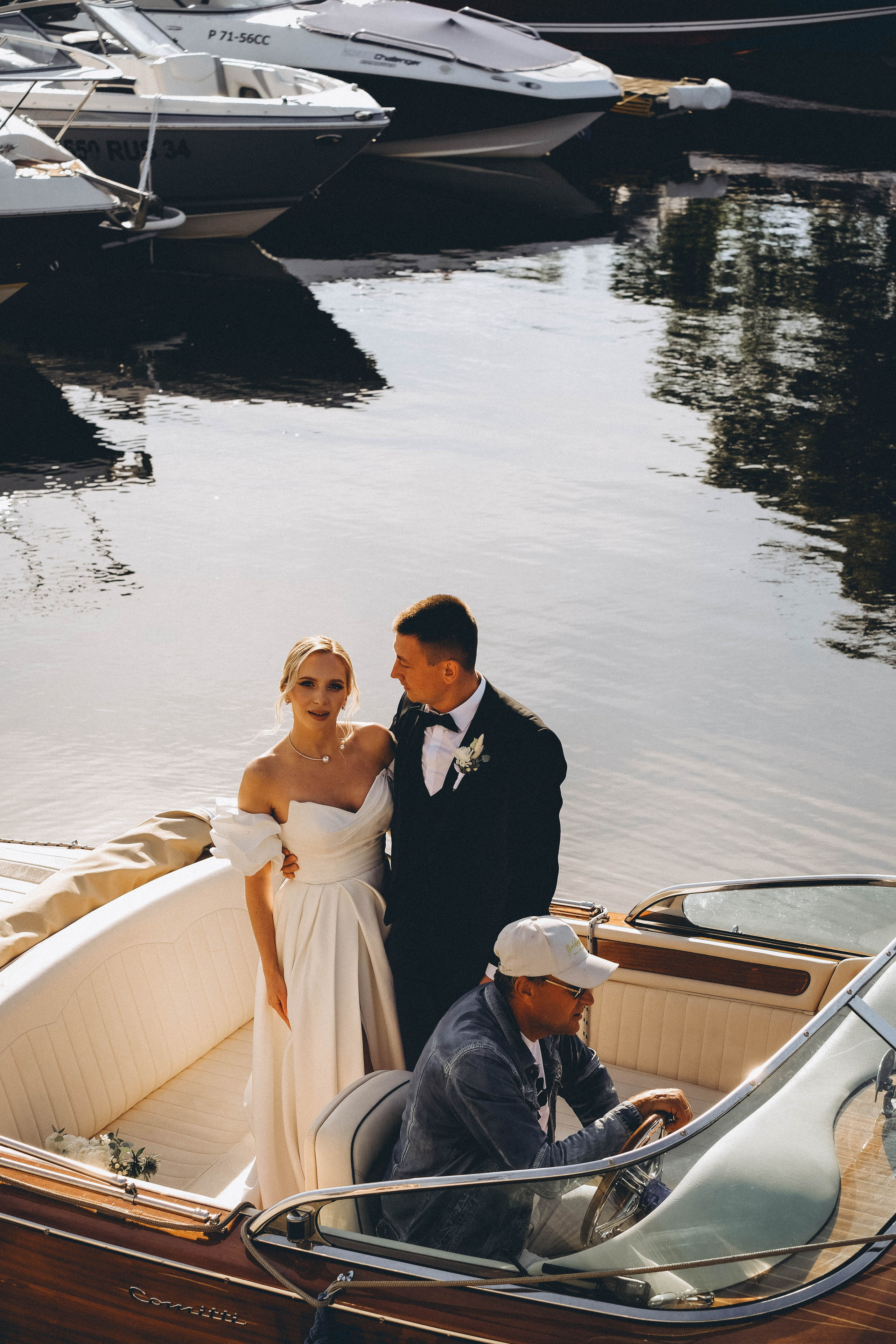 СВАДЕБГНАЯ ПРОГУЛКА ПО КАНАЛ САНКТ-ПЕТЕРБУРГА НА КАТЕРЕ. Профессиональный фотограф, Санкт-Петербург — Виктория Богомолова