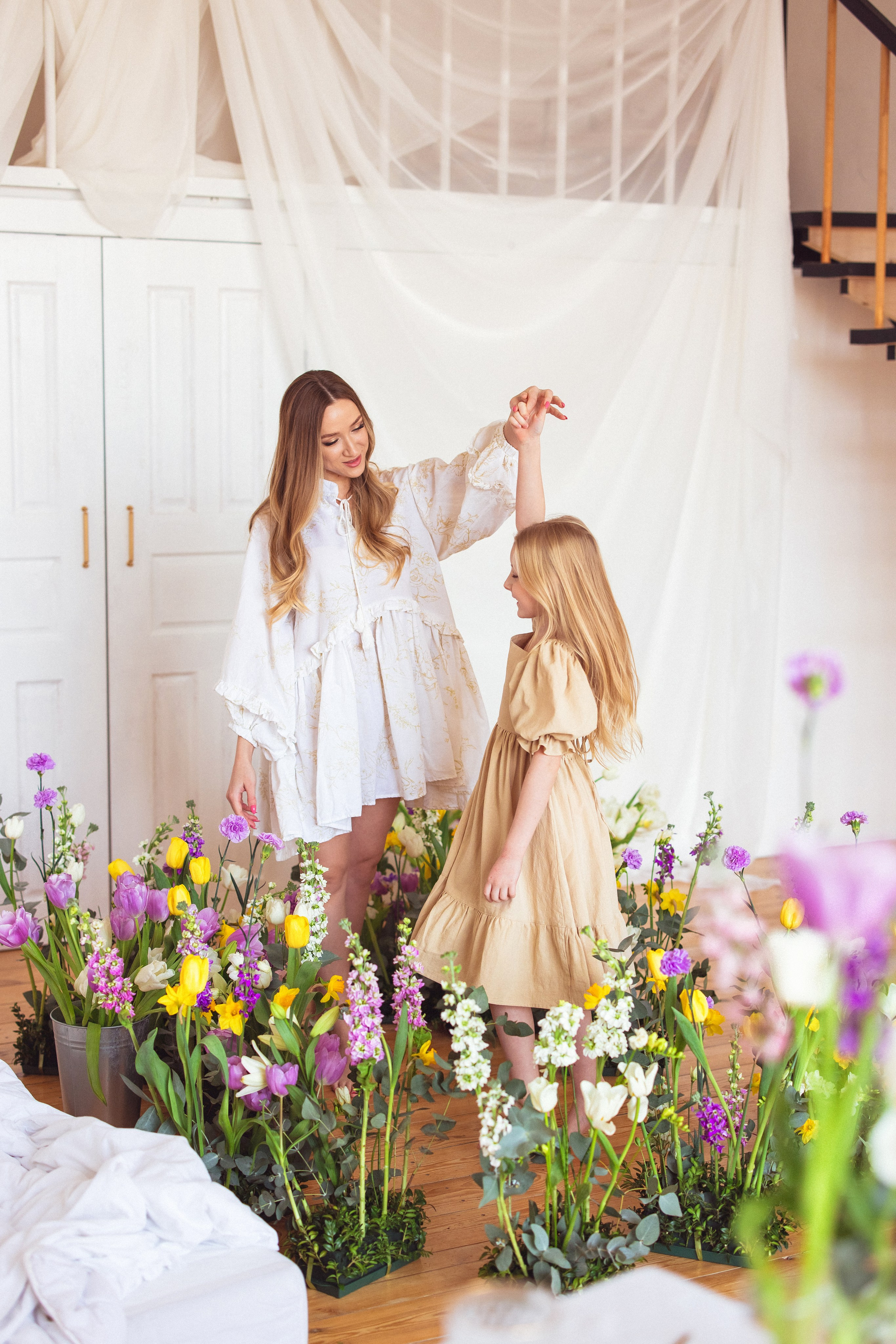 Весенняя фотосессия с цветами в Краснодаре. Семейный и детский фотограф в Краснодаре Анна Трашкова