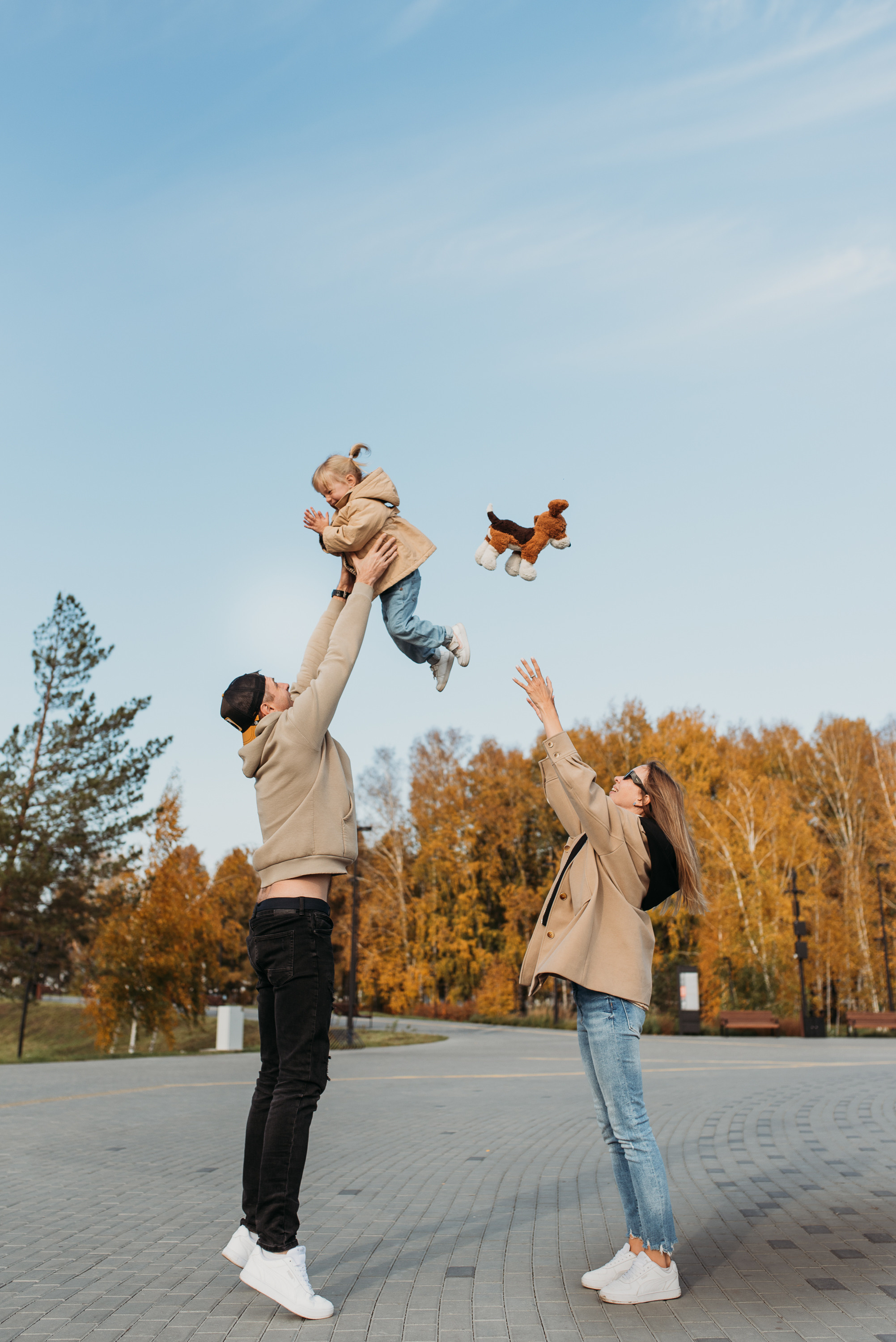 Настя, Рома и Николь в парке «Арена». Семейный и детский фотограф в Новосибирске и Краснообске — Анна Ким