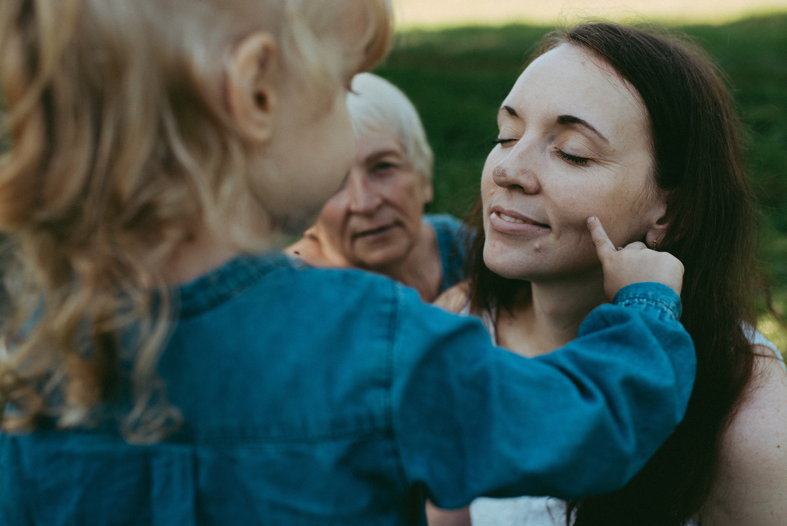Ира, Верочка и любимая бабушка Валя. Семейный и детский фотограф в Новосибирске и Краснообске — Анна Ким
