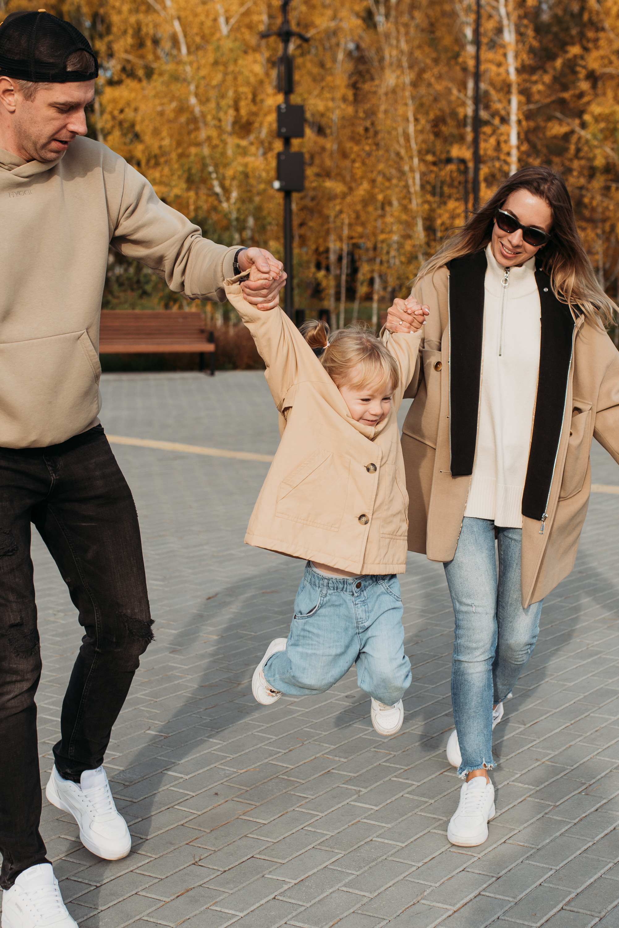 Настя, Рома и Николь в парке «Арена». Семейный и детский фотограф в Новосибирске и Краснообске — Анна Ким