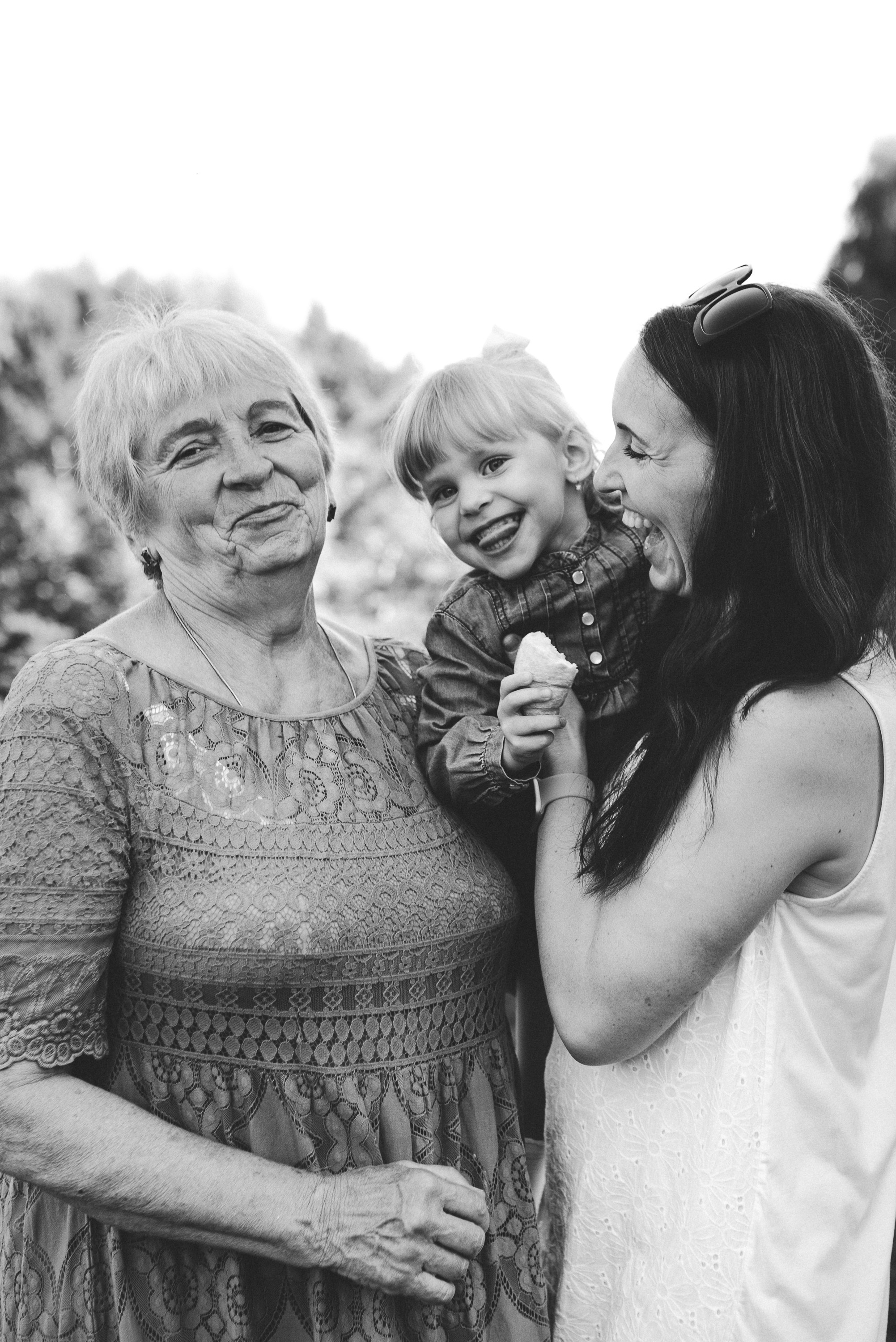 Ира, Верочка и любимая бабушка Валя. Семейный и детский фотограф в Новосибирске и Краснообске — Анна Ким