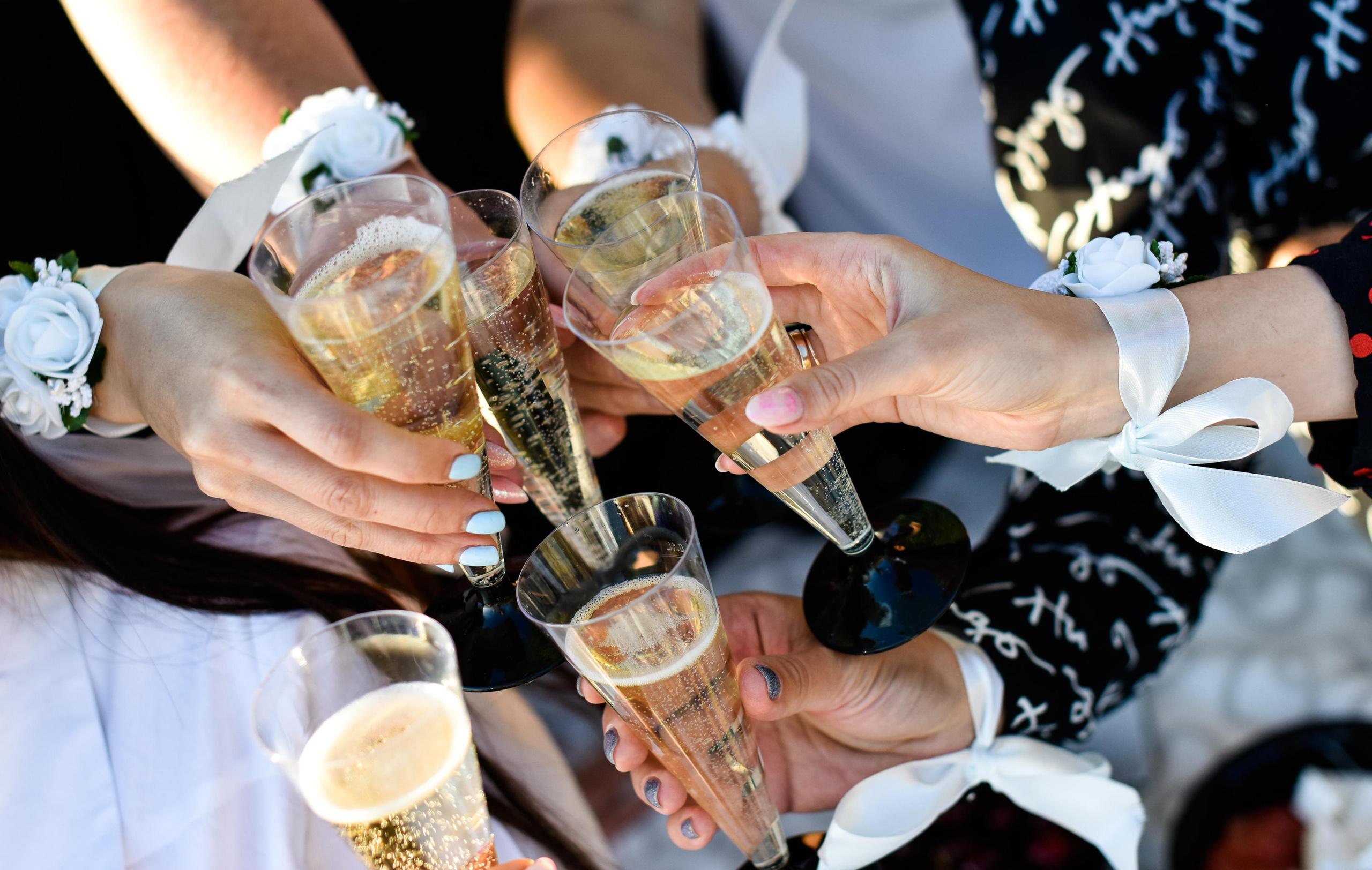 Девичник Лауры