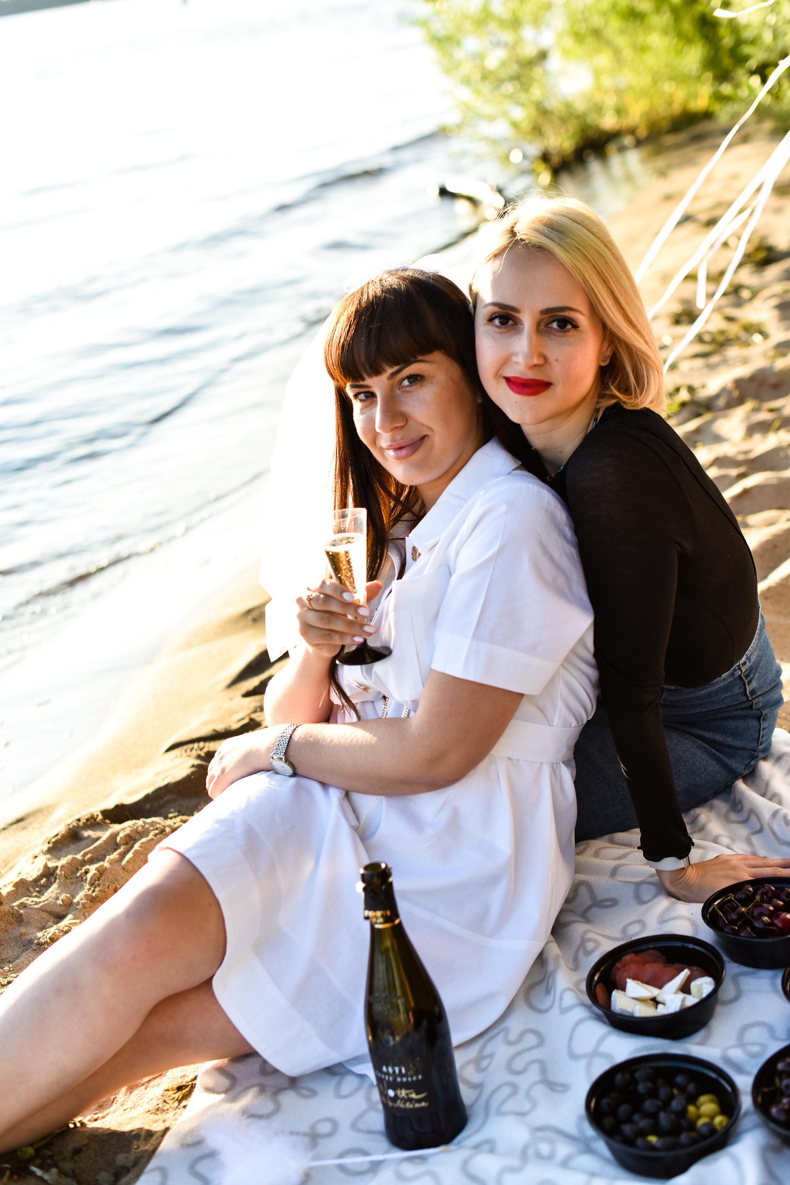 Девичник Лауры