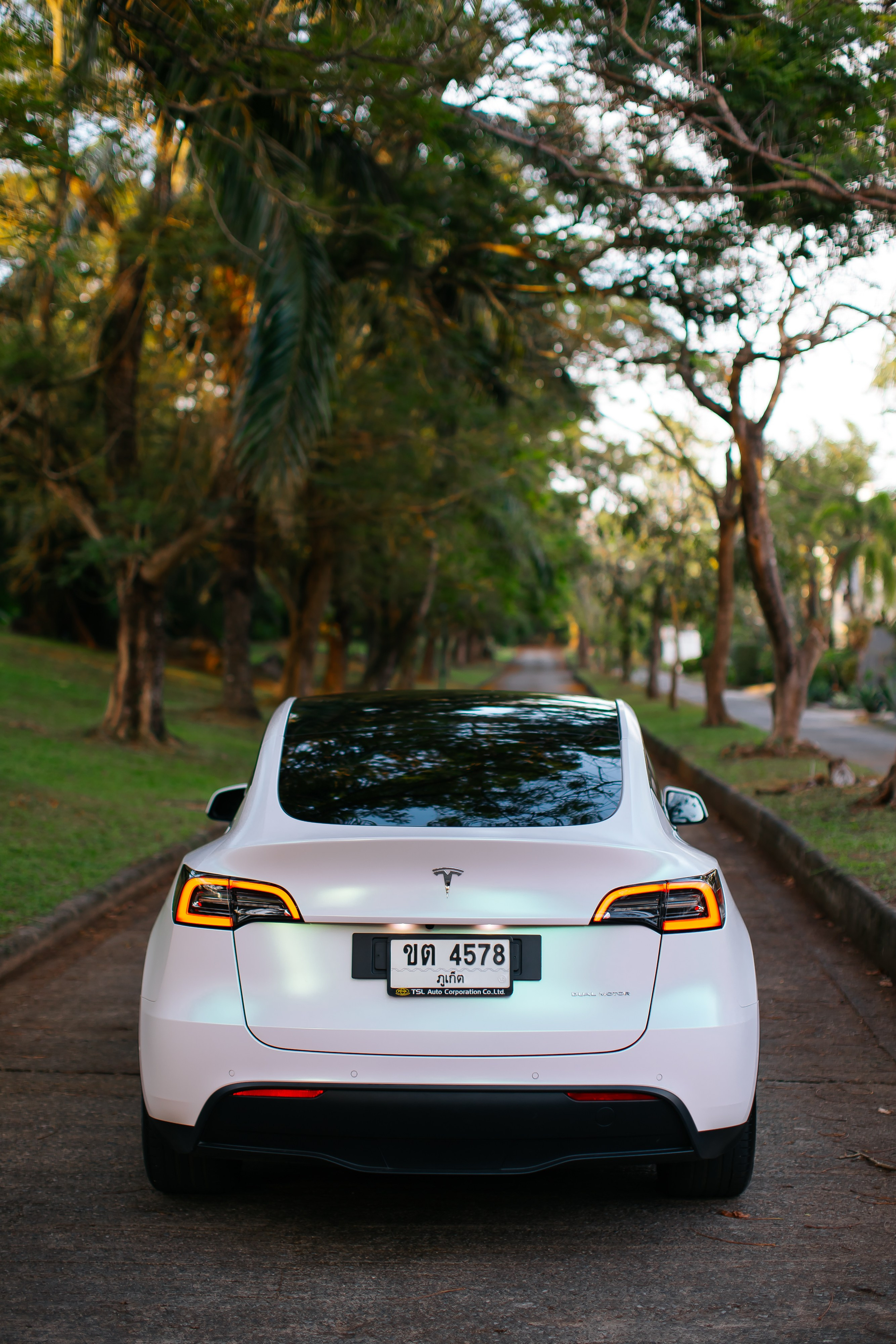 Tesla Model 3 Pearl. Фотограф в на Пхукете Сергей Войлоков